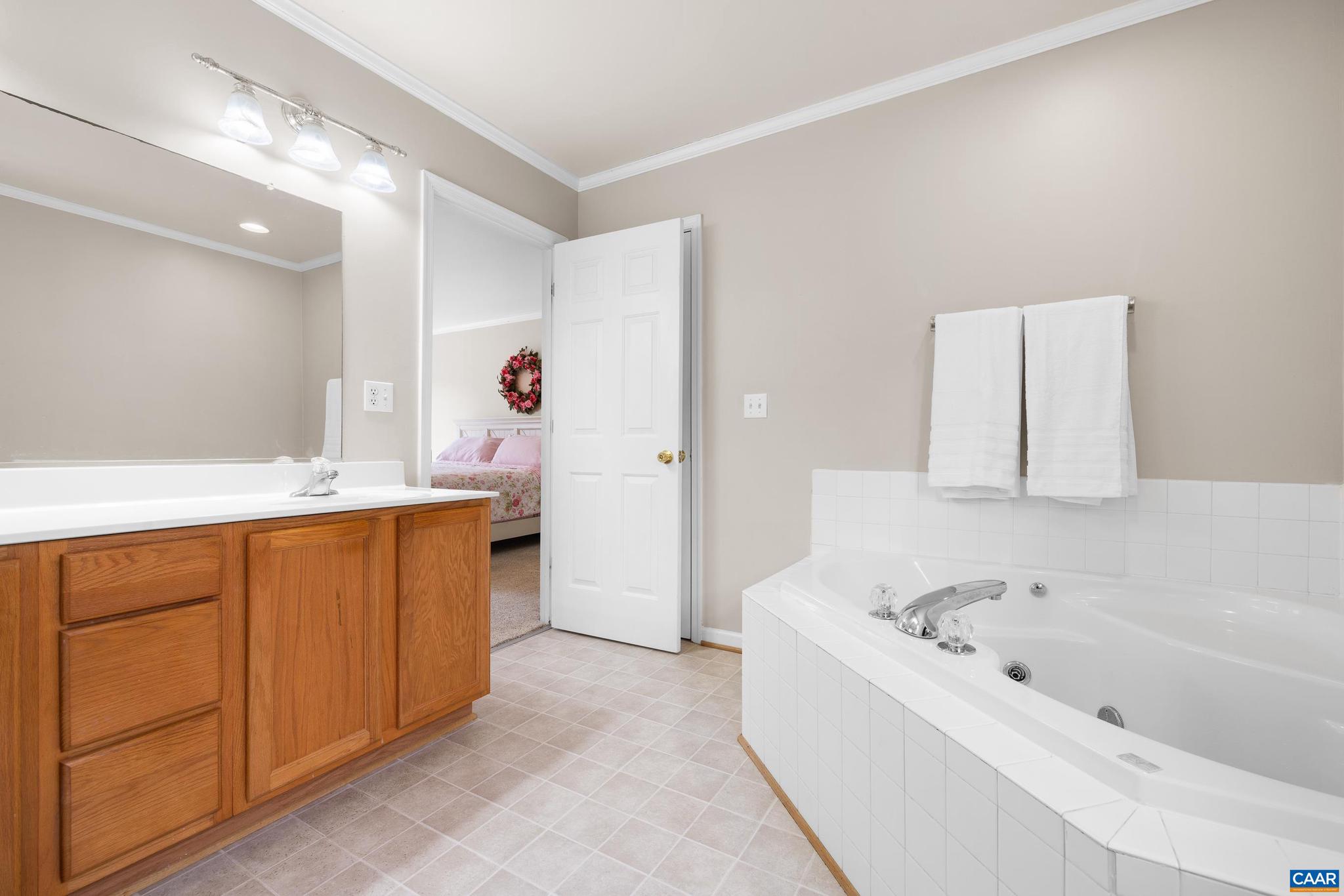 LAKE MONTICELLO - Residential