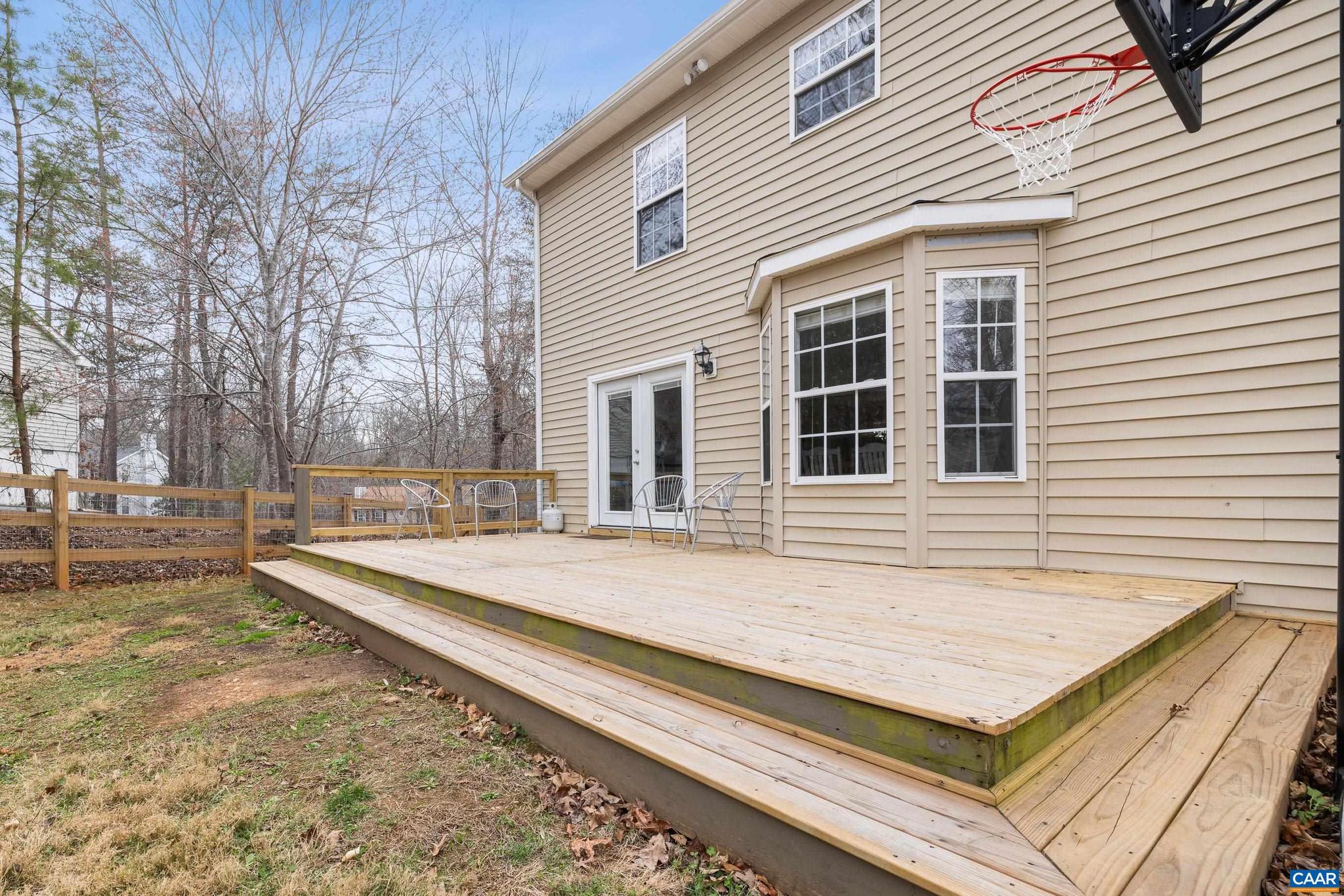 LAKE MONTICELLO - Residential