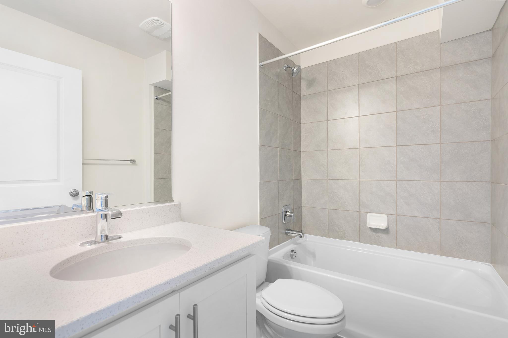 RENN QUARTER - Residential Lease