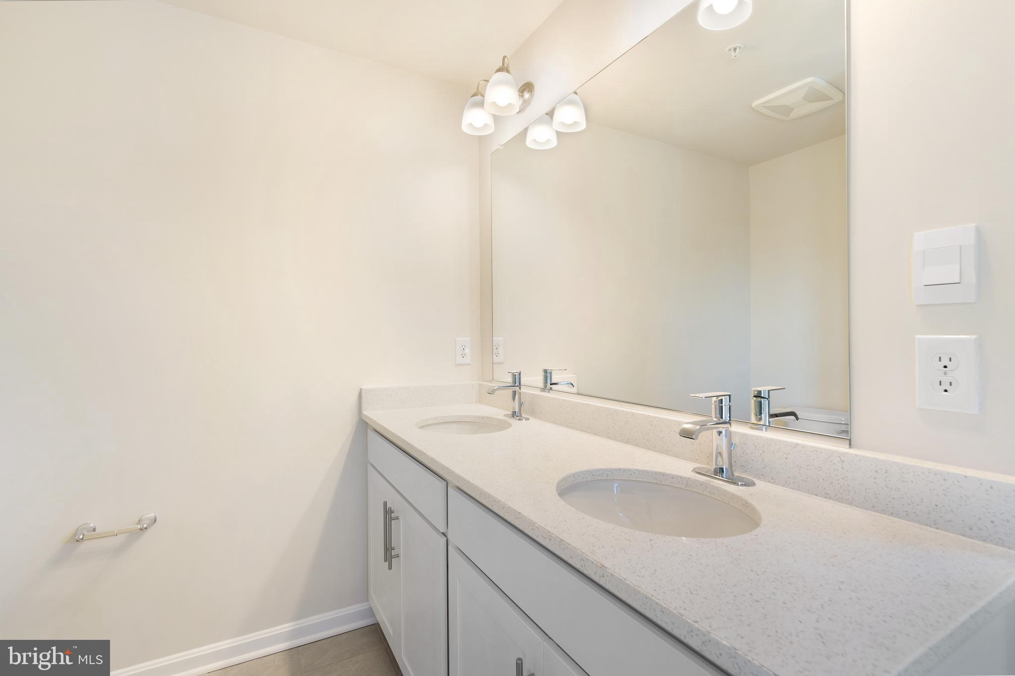 RENN QUARTER - Residential Lease