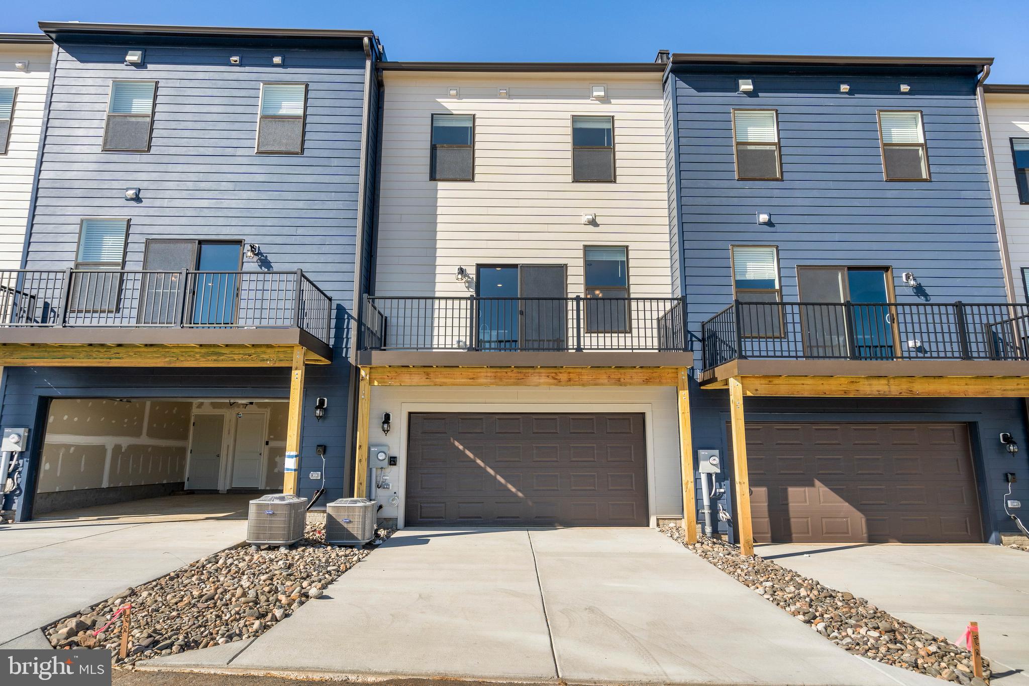 RENN QUARTER - Residential Lease