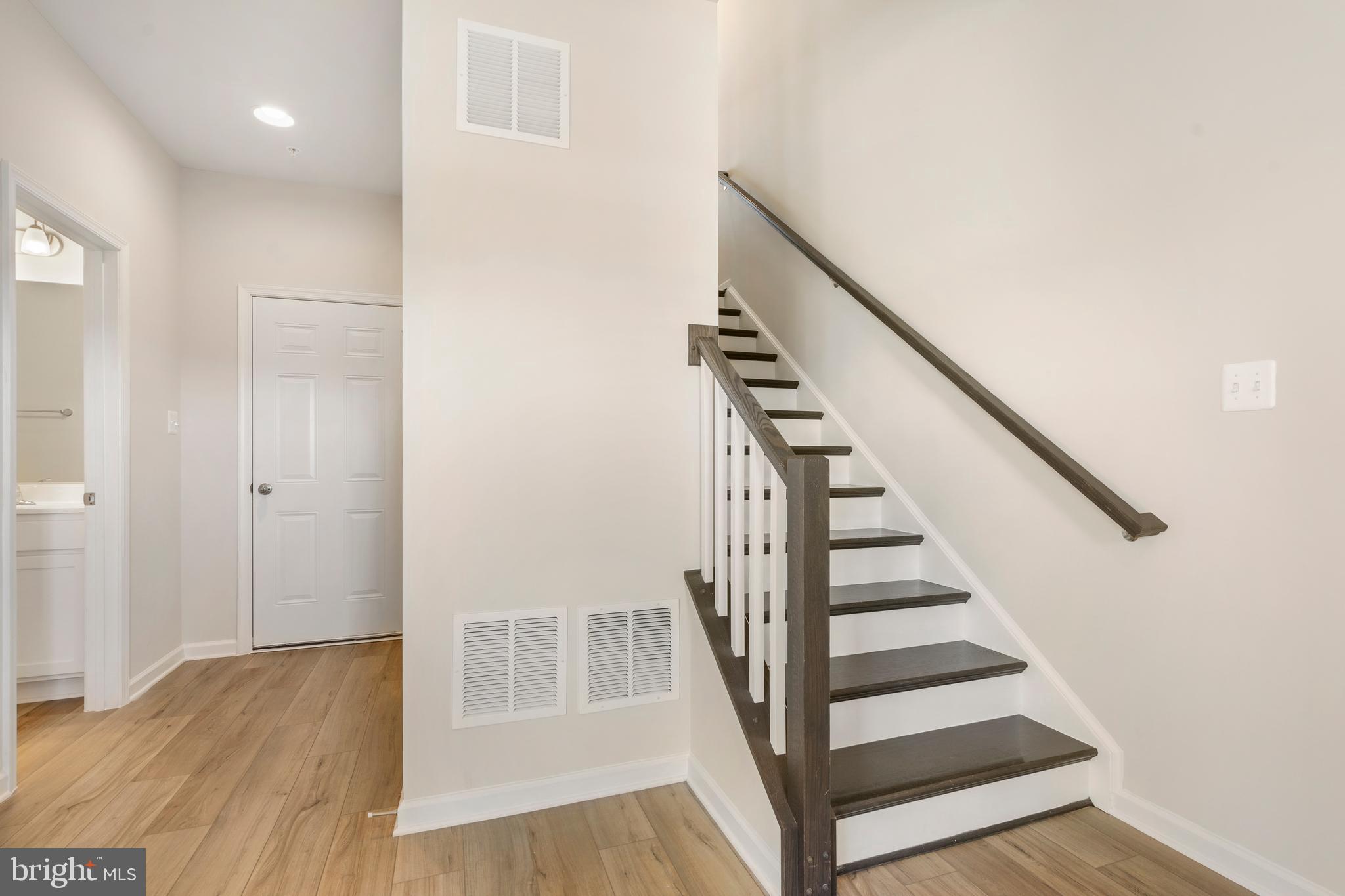 RENN QUARTER - Residential Lease