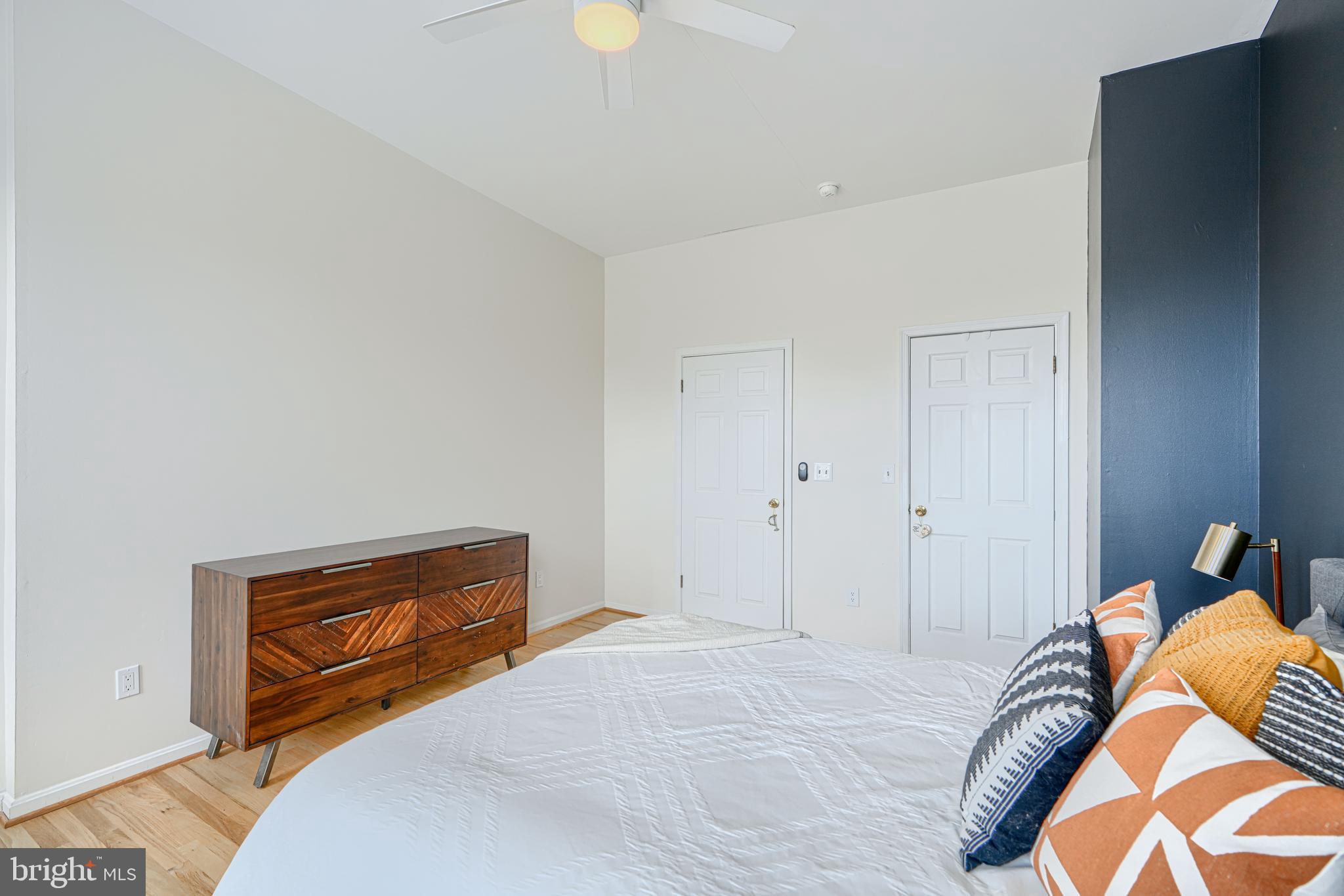 RIVERSIDE PARK - Residential