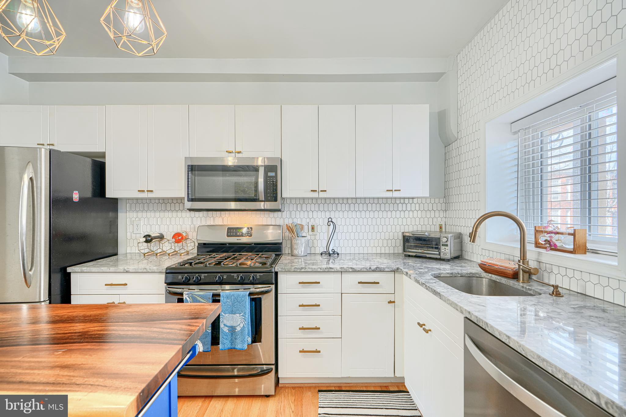 RIVERSIDE PARK - Residential