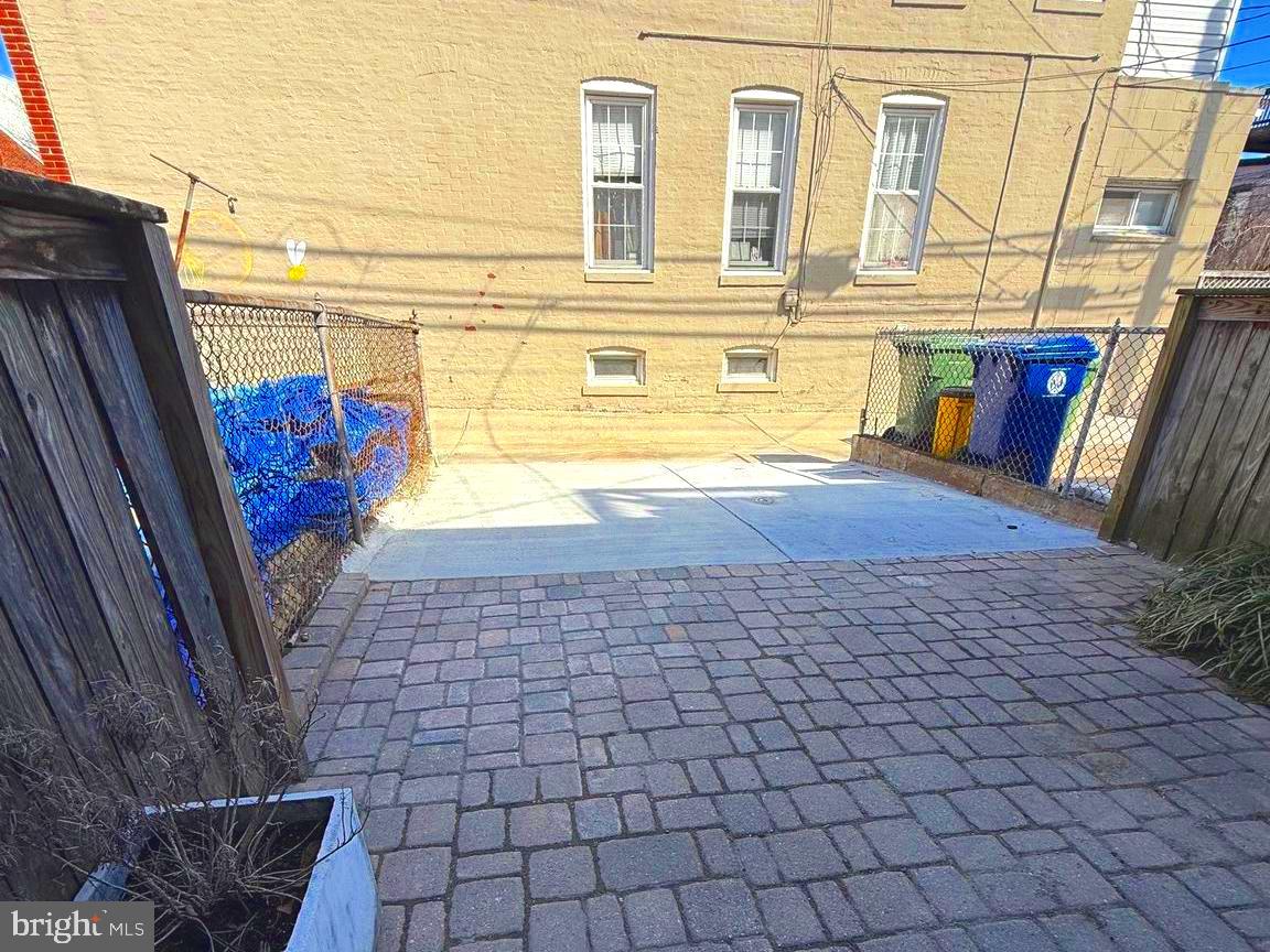 RIVERSIDE PARK - Residential