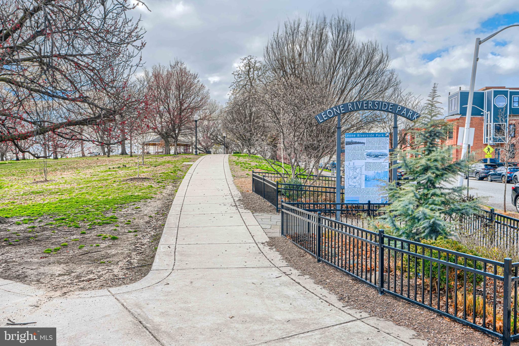 RIVERSIDE PARK - Residential