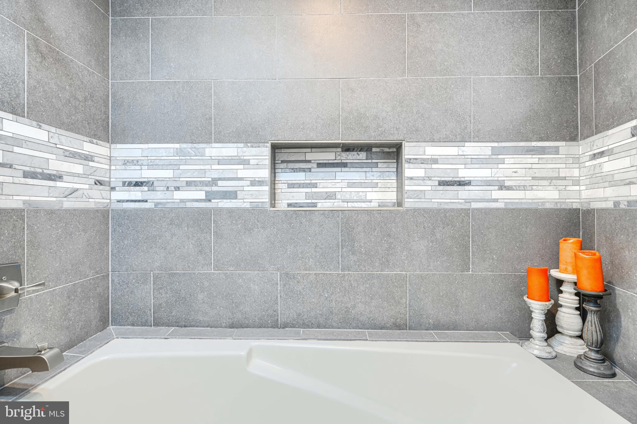 RIVERSIDE PARK - Residential