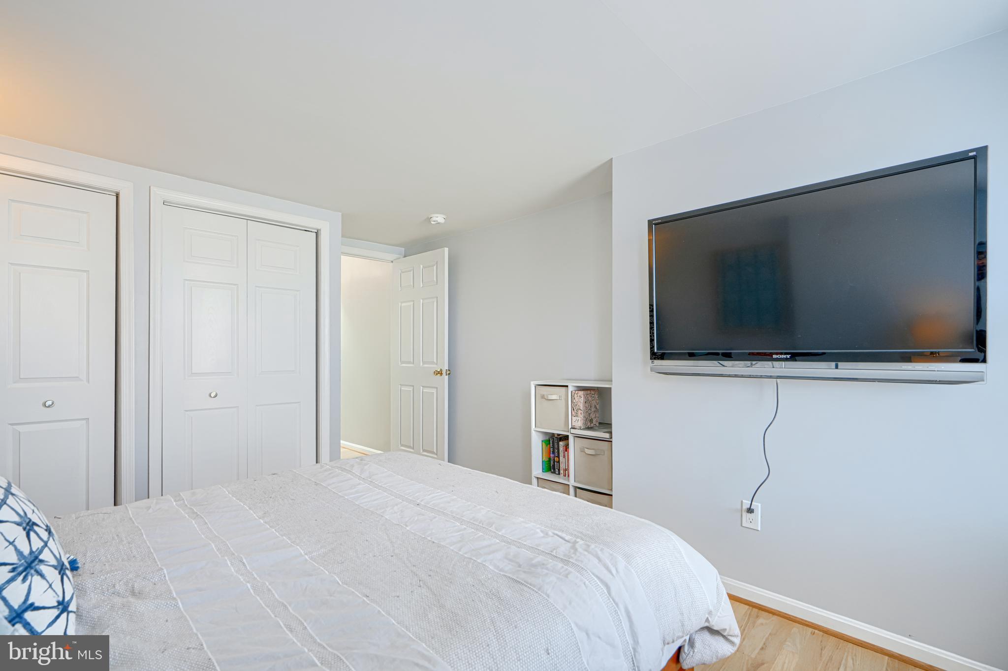 RIVERSIDE PARK - Residential