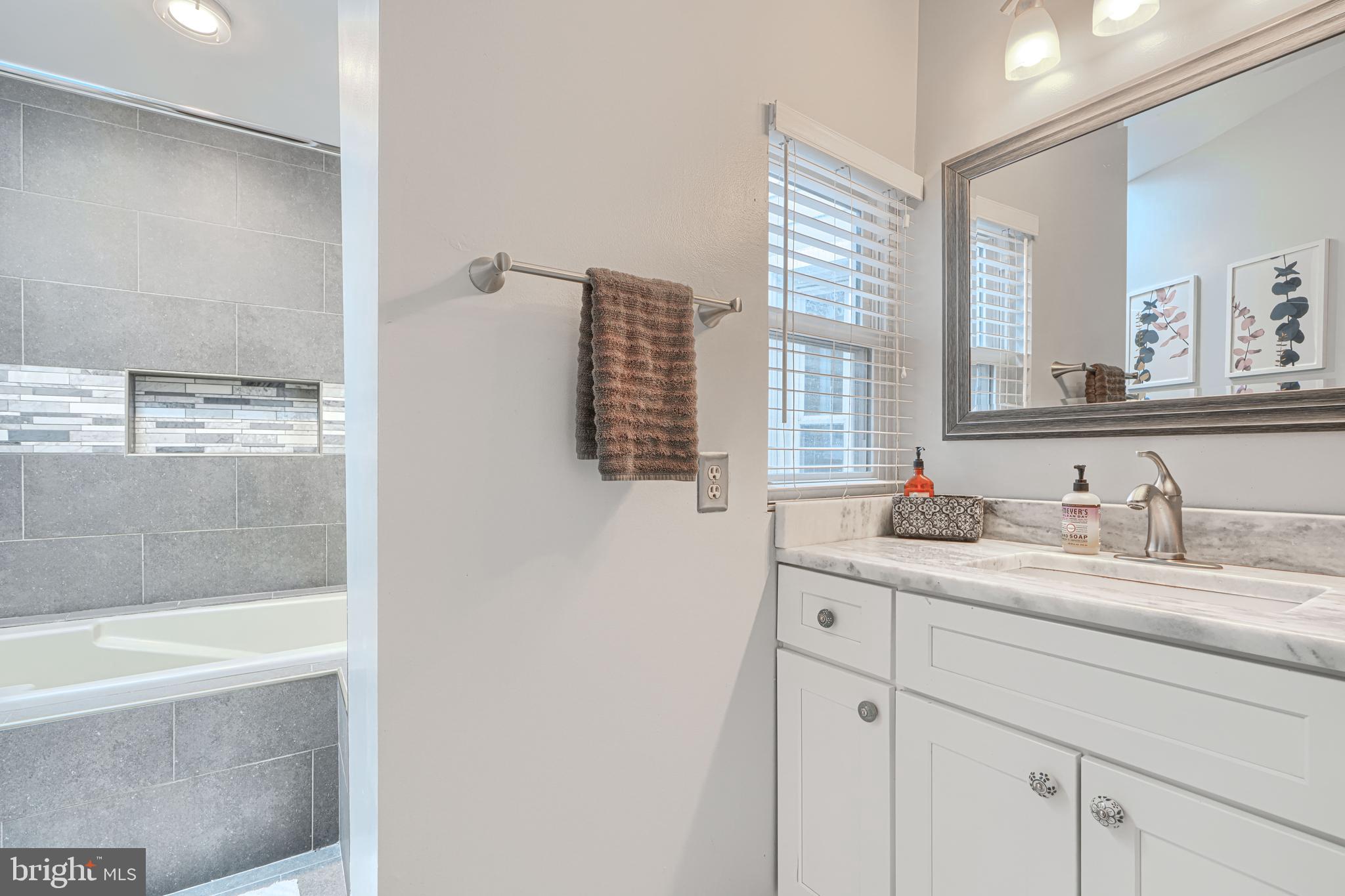 RIVERSIDE PARK - Residential