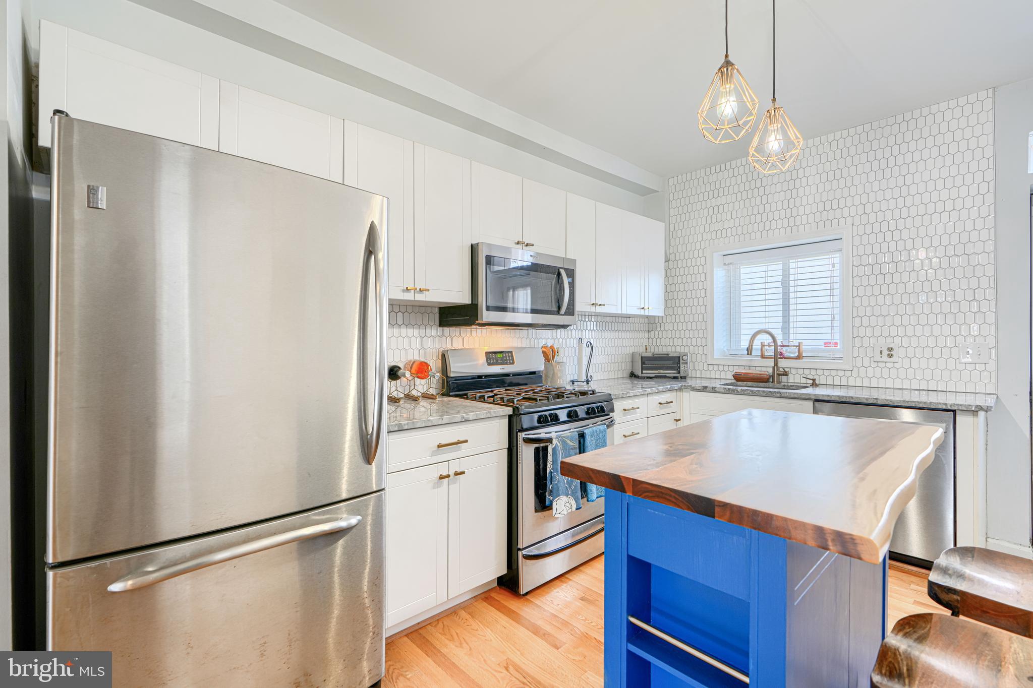 RIVERSIDE PARK - Residential