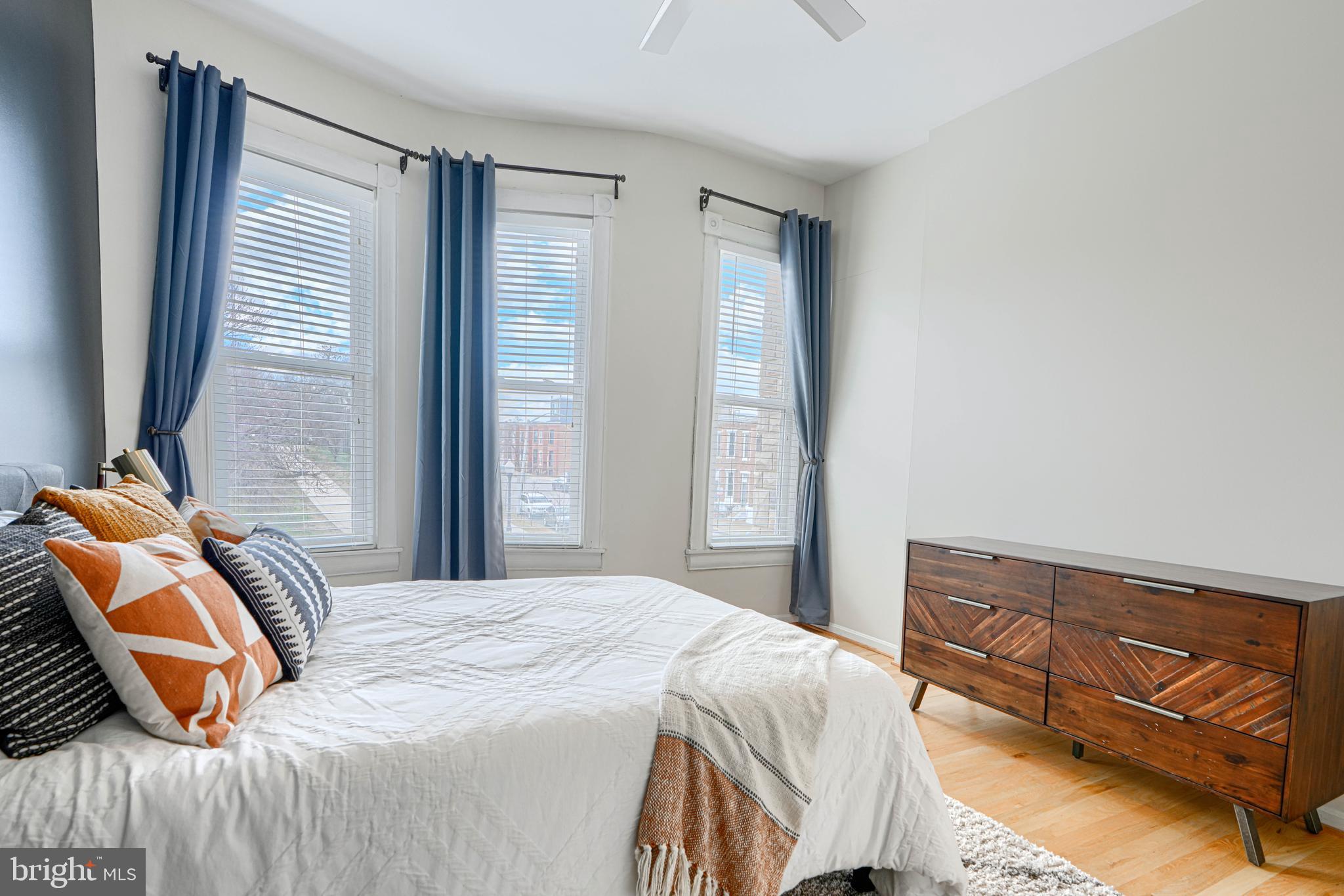 RIVERSIDE PARK - Residential