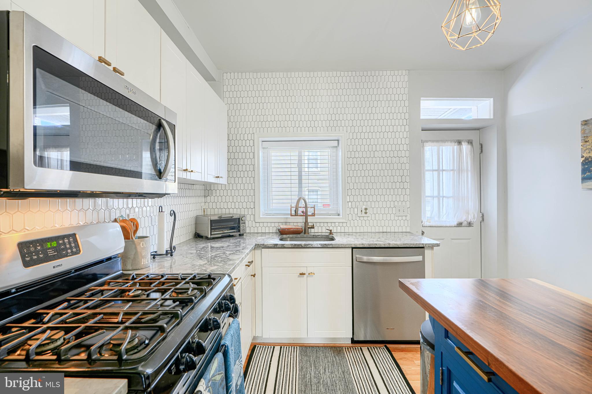 RIVERSIDE PARK - Residential