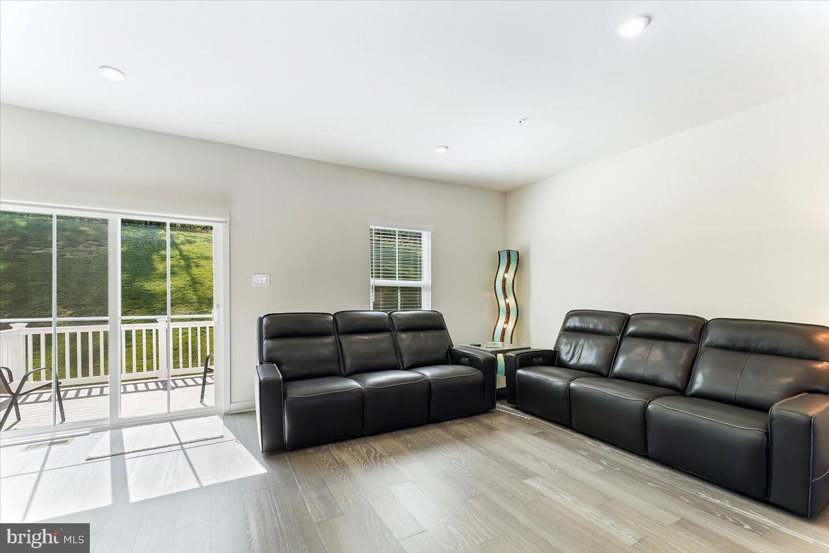 107 ARDEN WAY