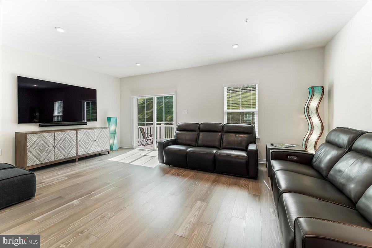 107 ARDEN WAY