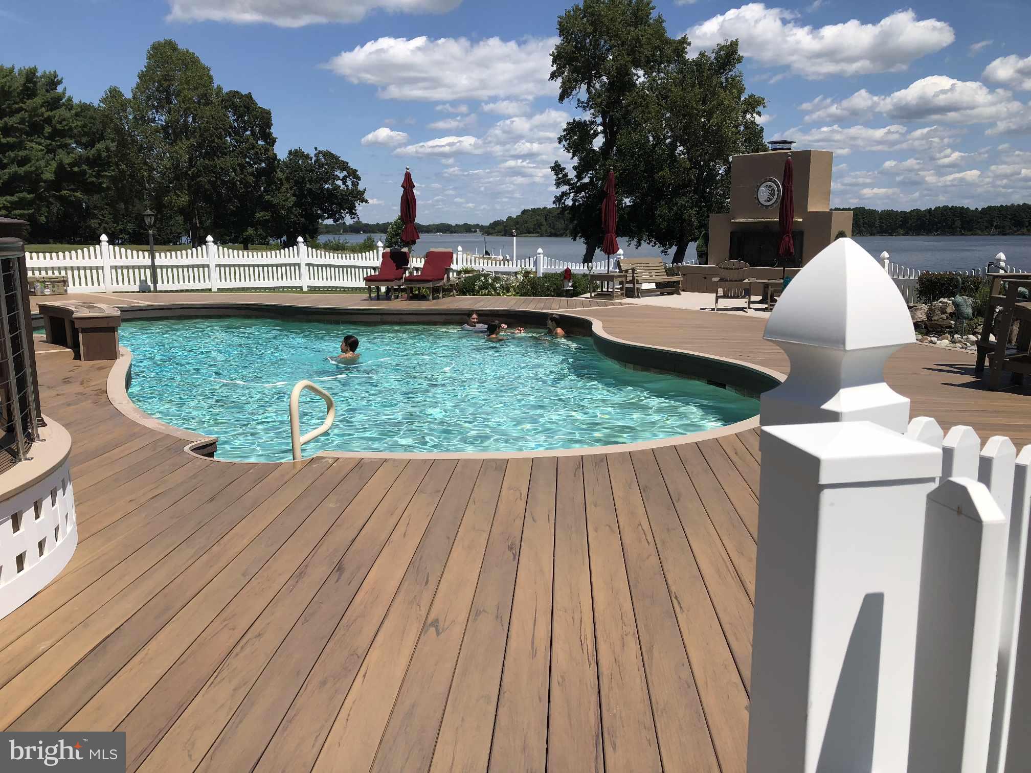 BENNETT POINT - Residential