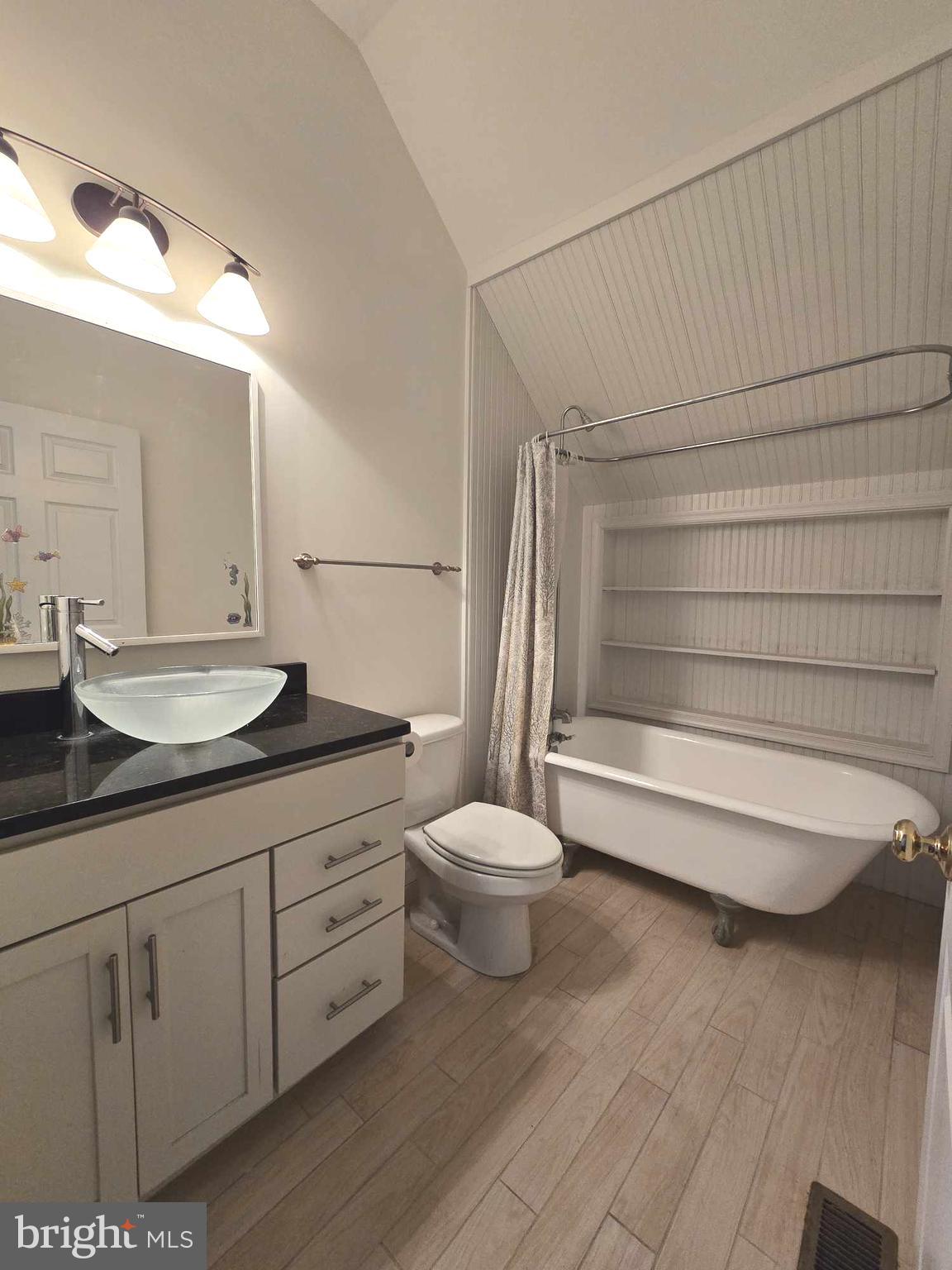 BENNETT POINT - Residential