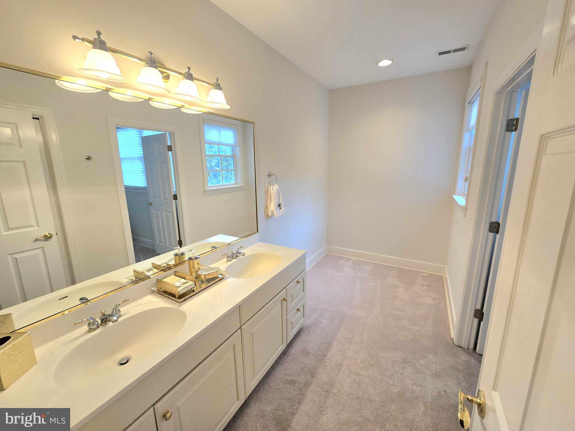 BENNETT POINT - Residential