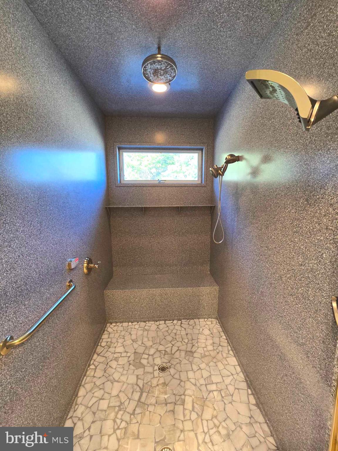 BENNETT POINT - Residential