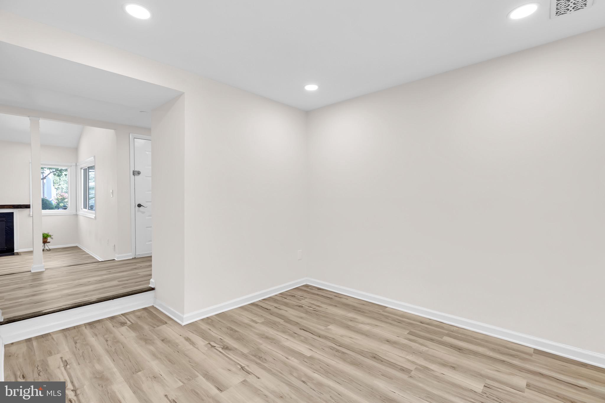 REFLECTION LAKE - Residential