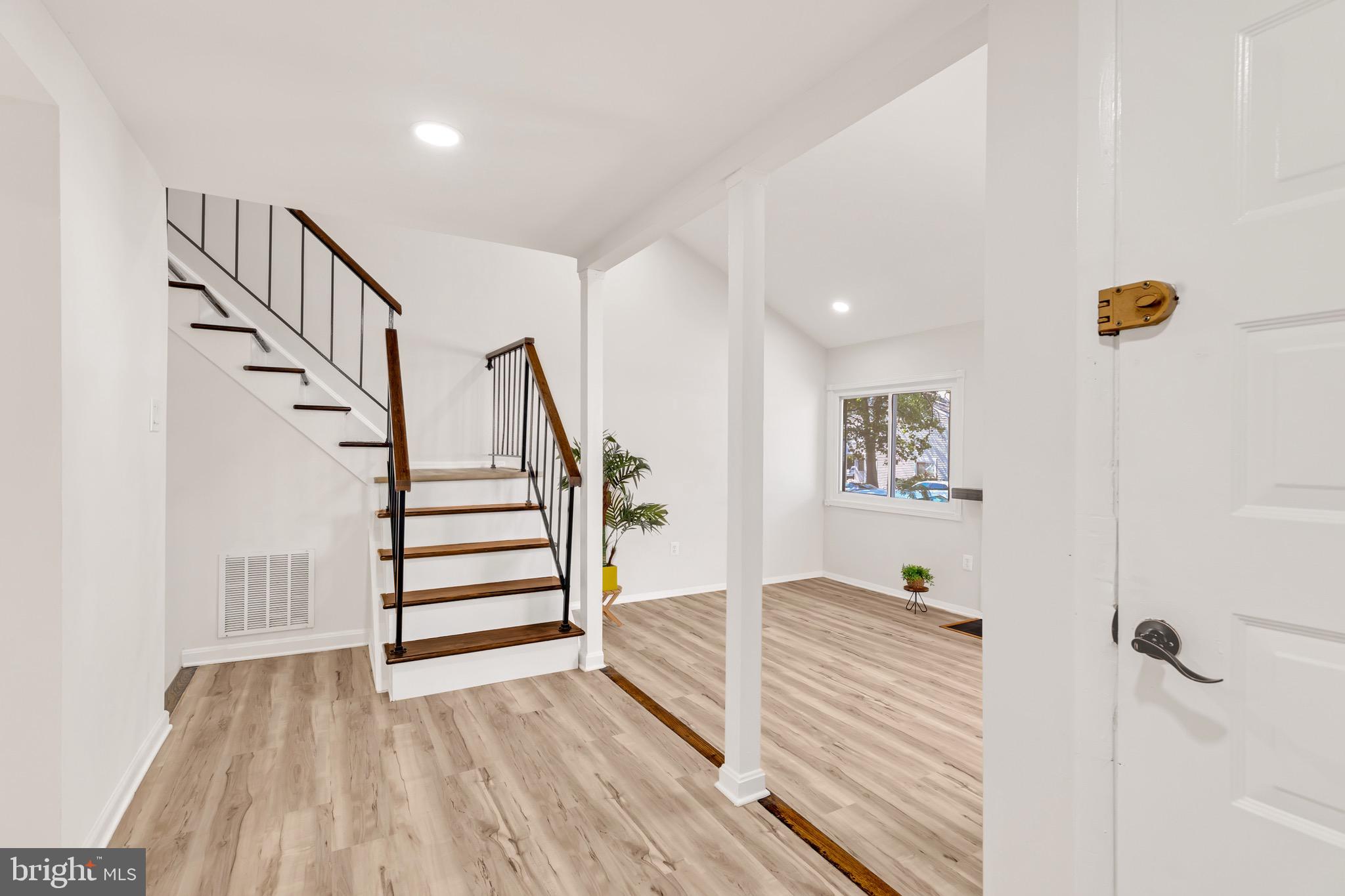 REFLECTION LAKE - Residential