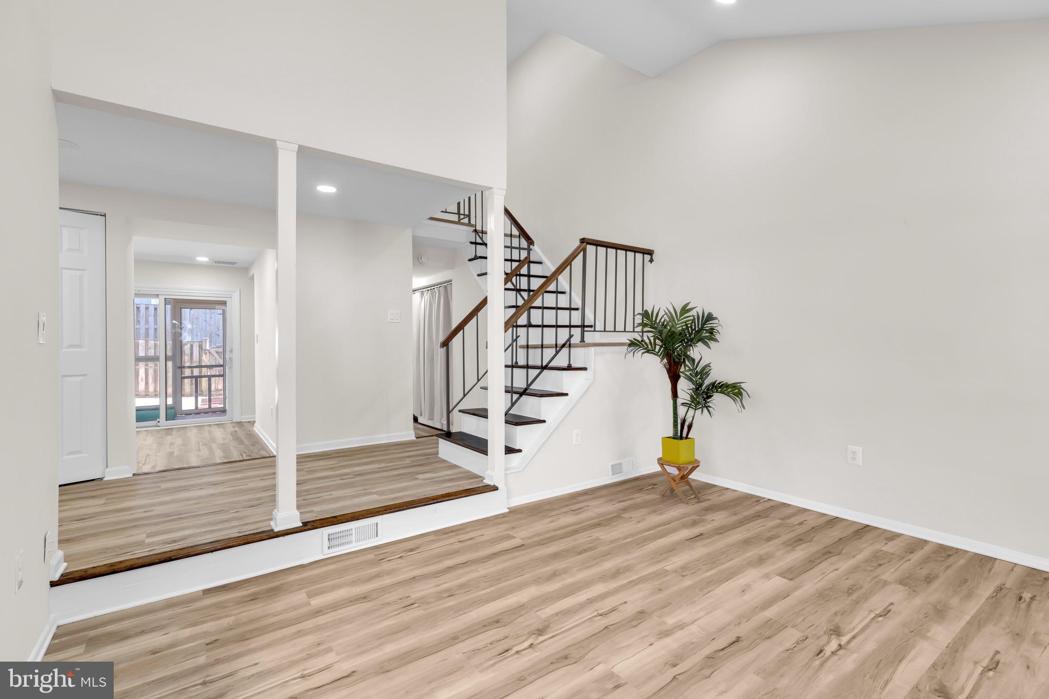 REFLECTION LAKE - Residential