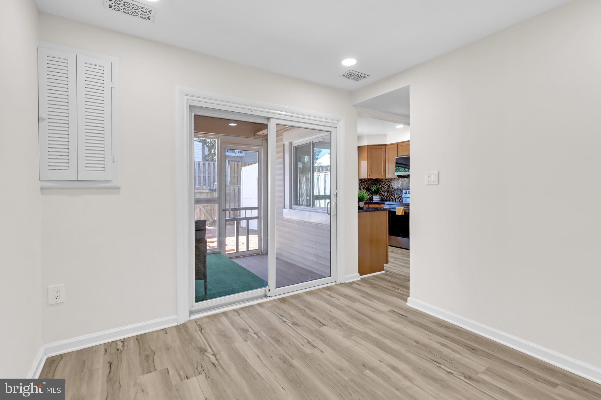 REFLECTION LAKE - Residential