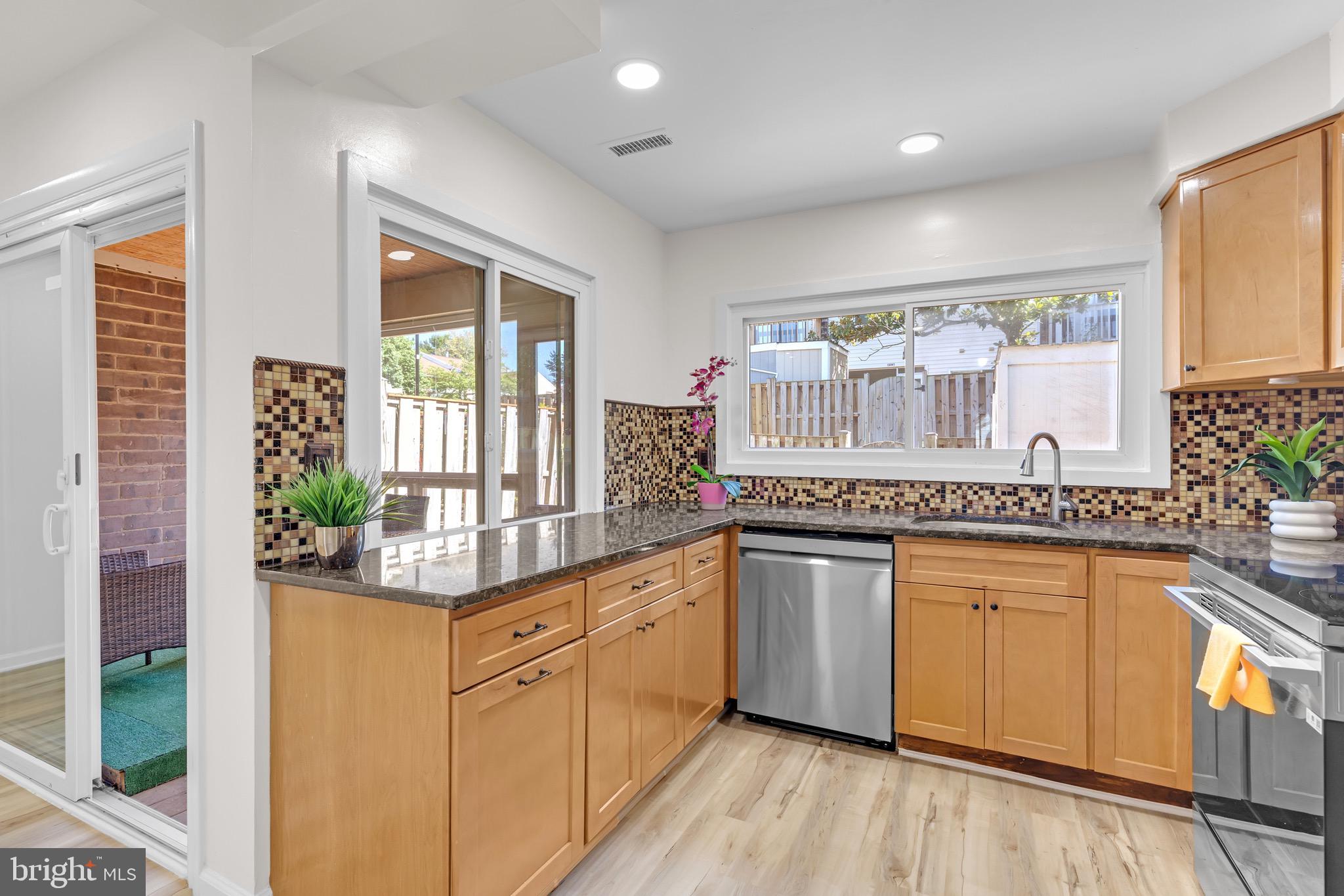 REFLECTION LAKE - Residential