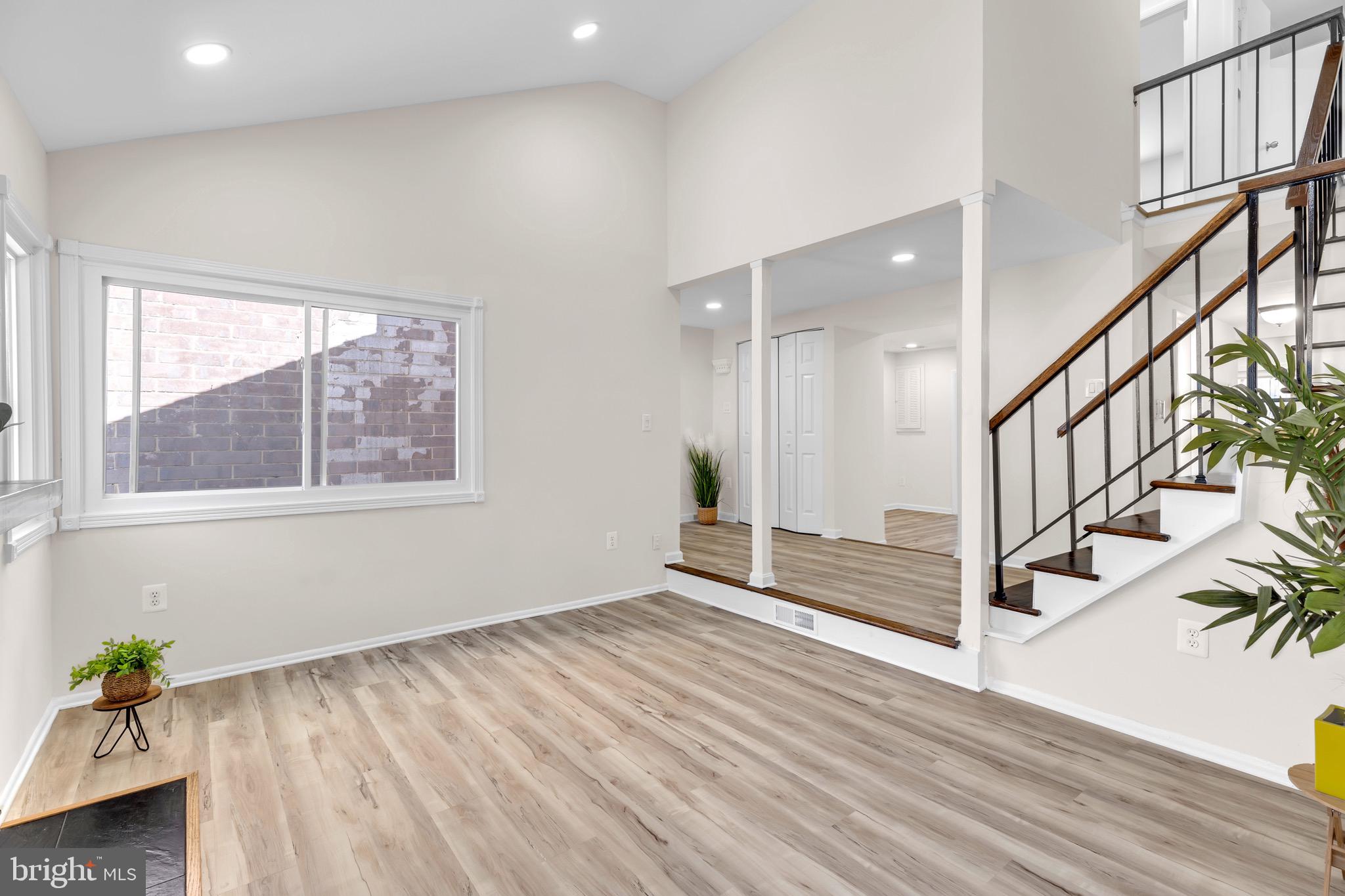 REFLECTION LAKE - Residential