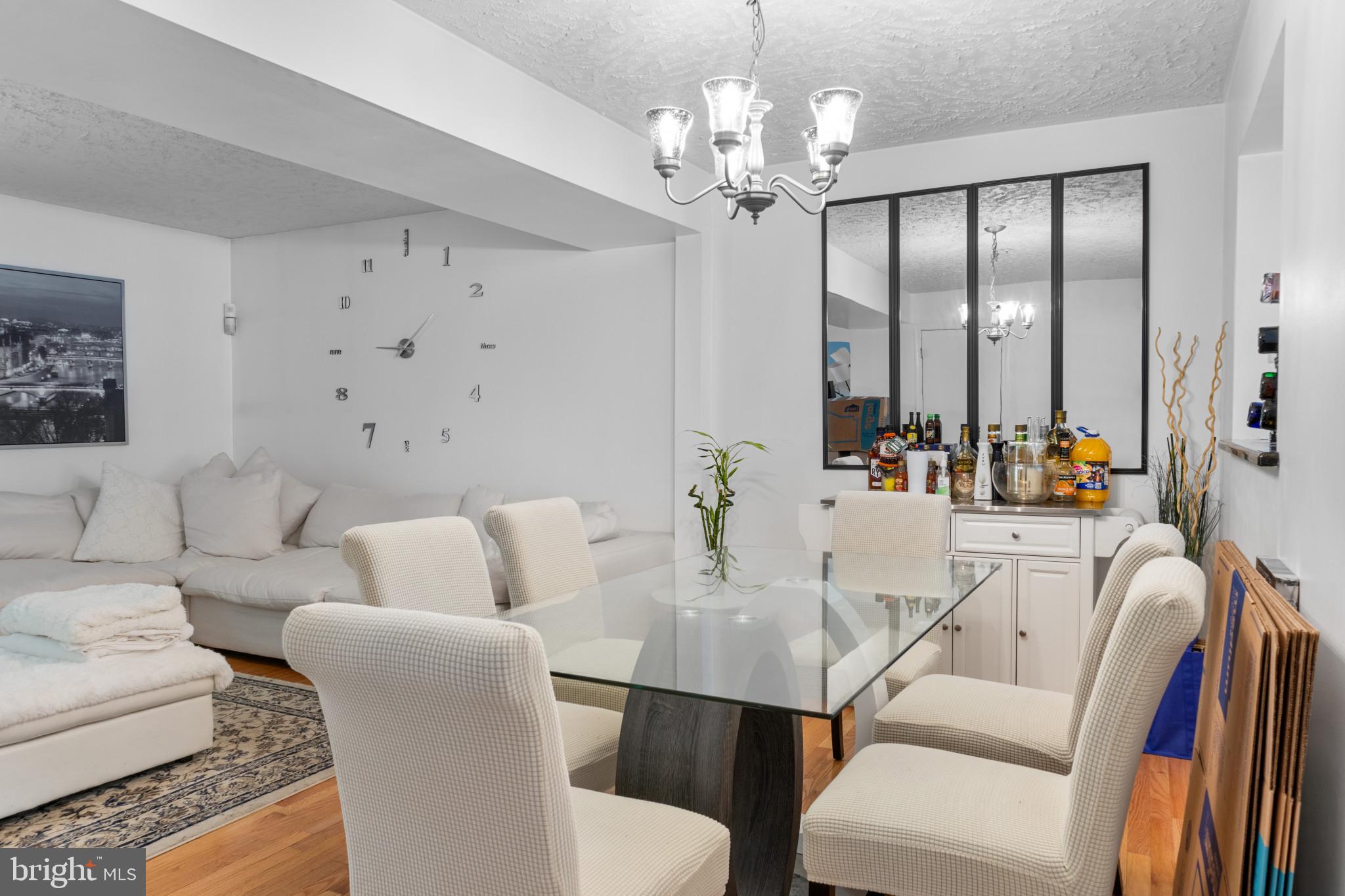 CHASE MANOR - Residential