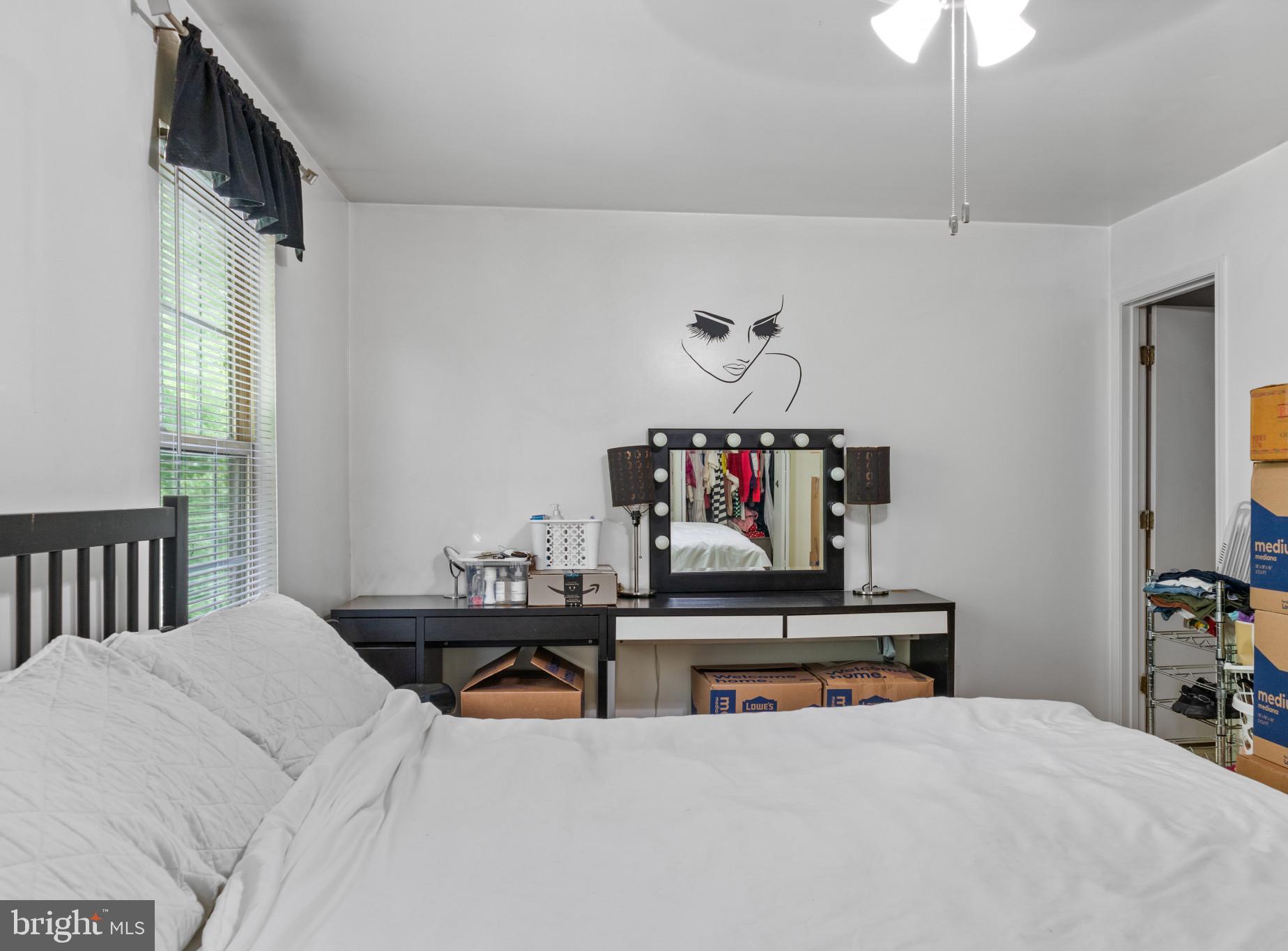 CHASE MANOR - Residential