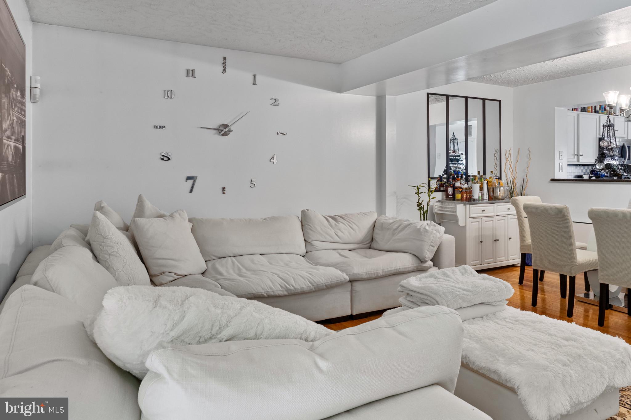 CHASE MANOR - Residential