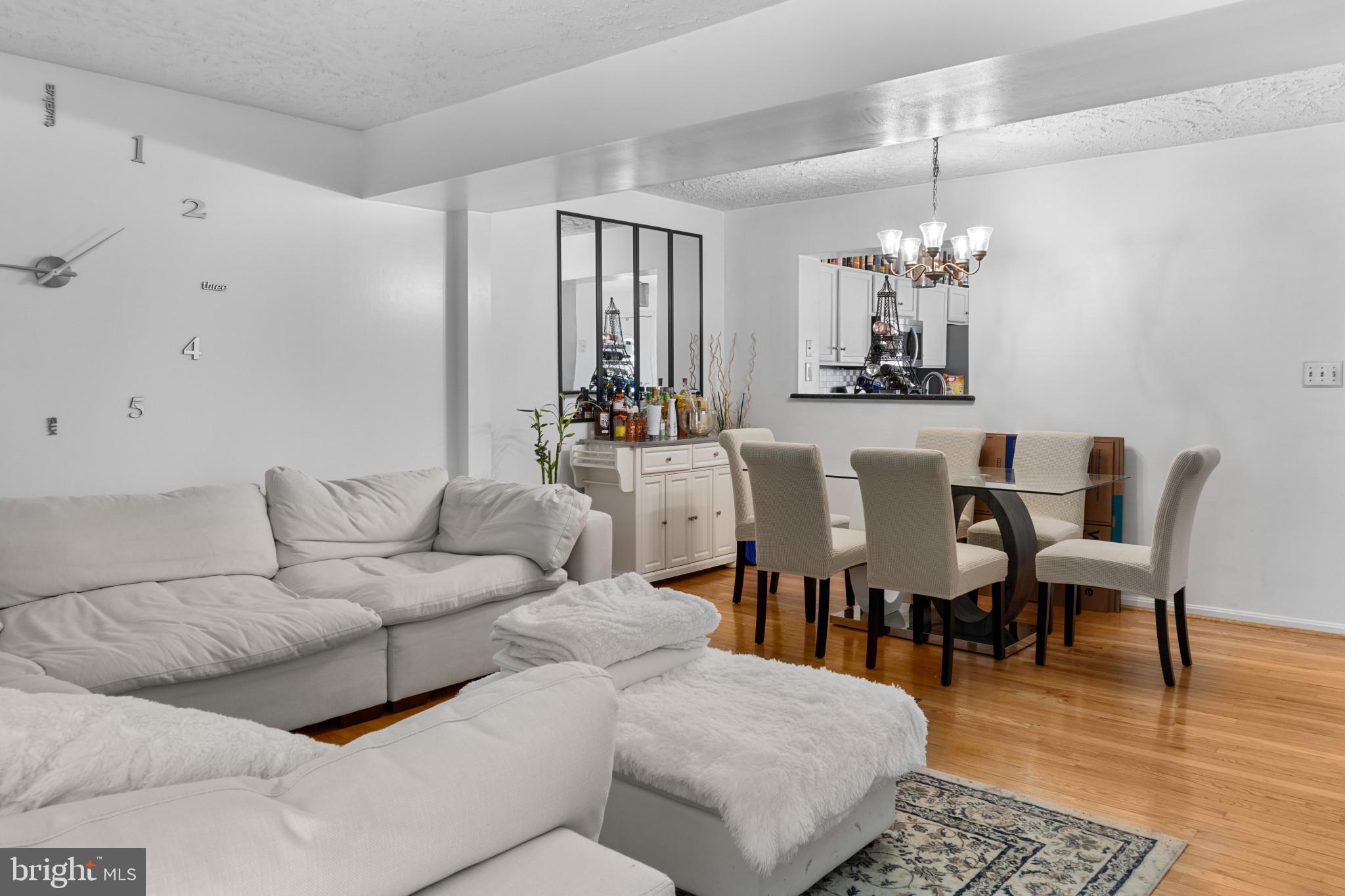 CHASE MANOR - Residential