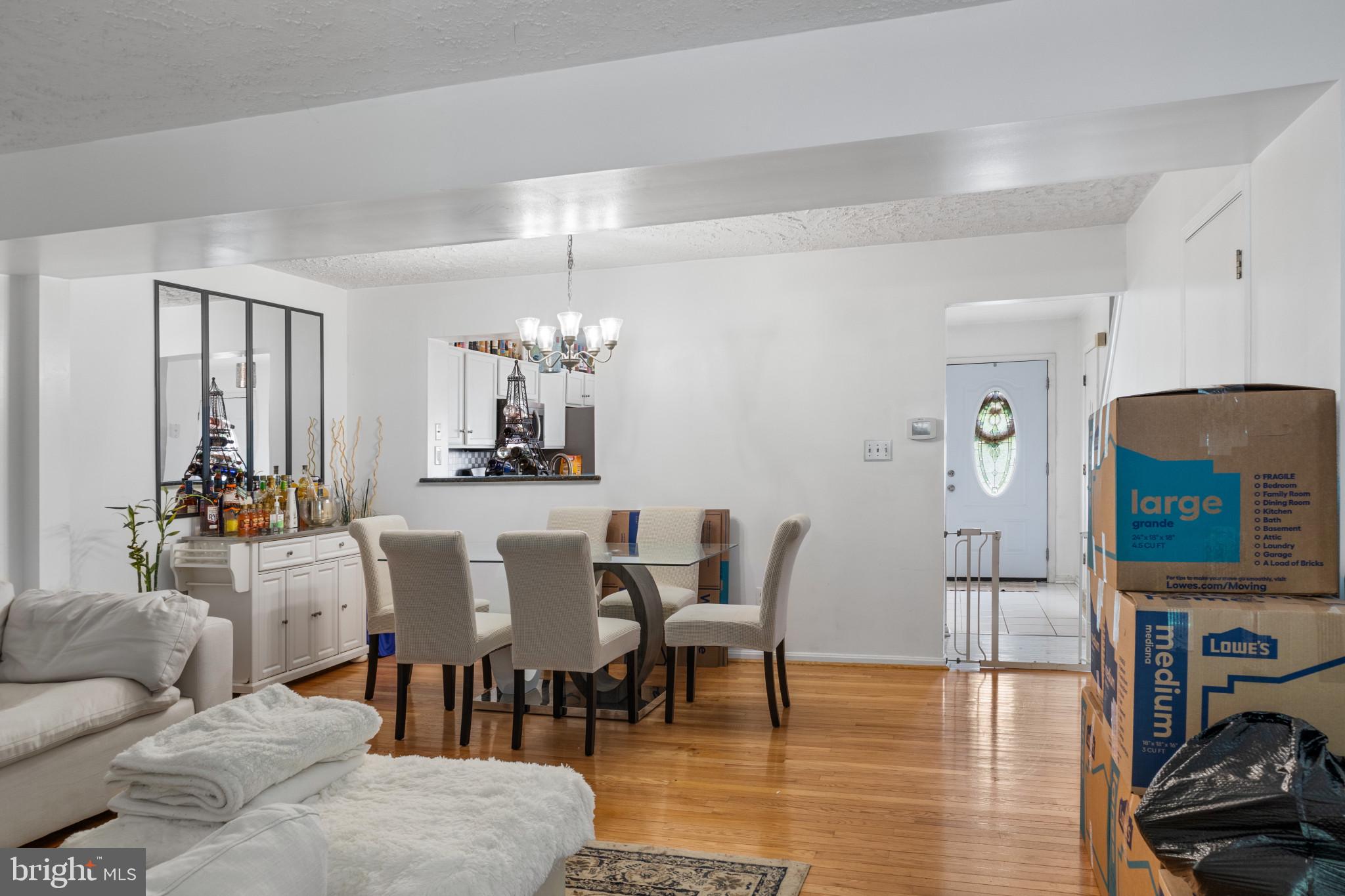 CHASE MANOR - Residential