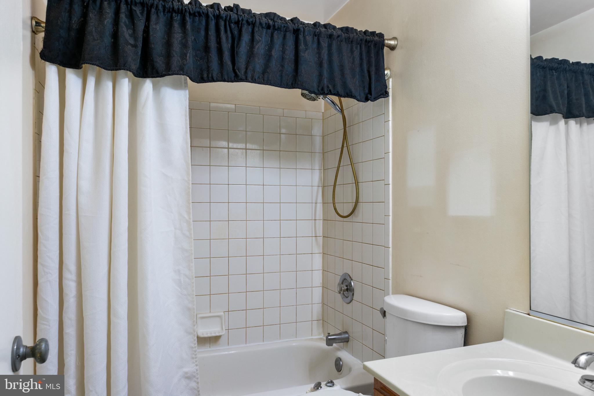 CHASE MANOR - Residential