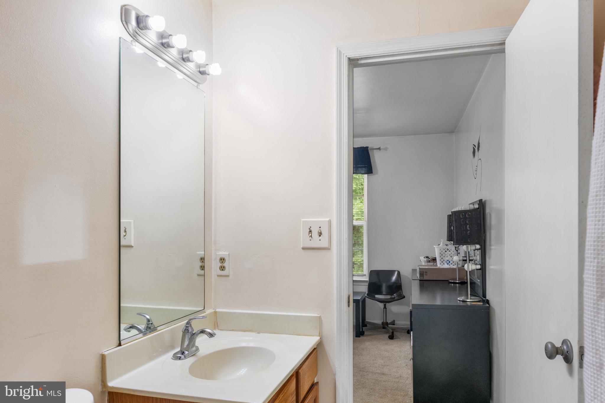 CHASE MANOR - Residential