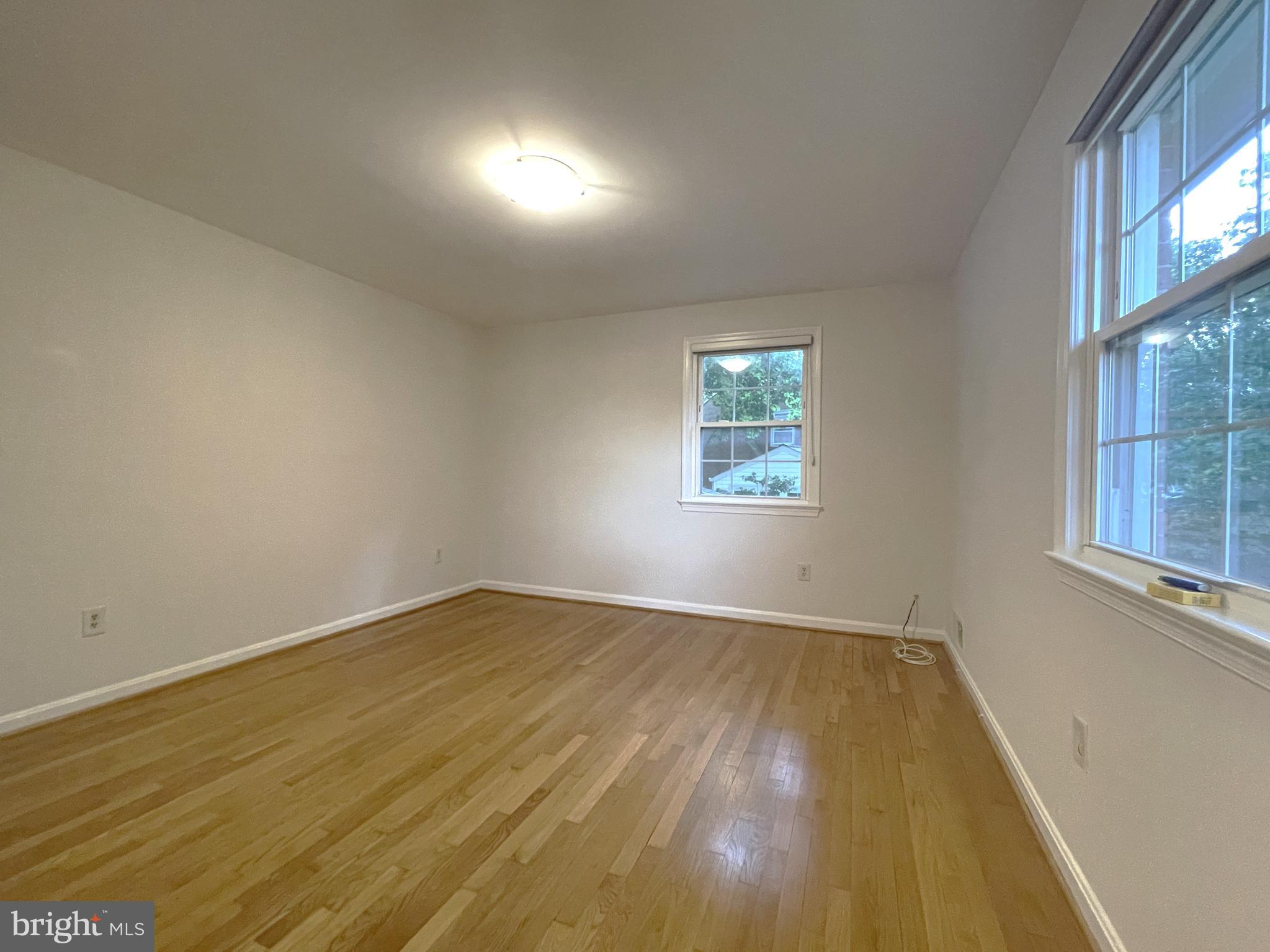 WOODACRES - Residential Lease