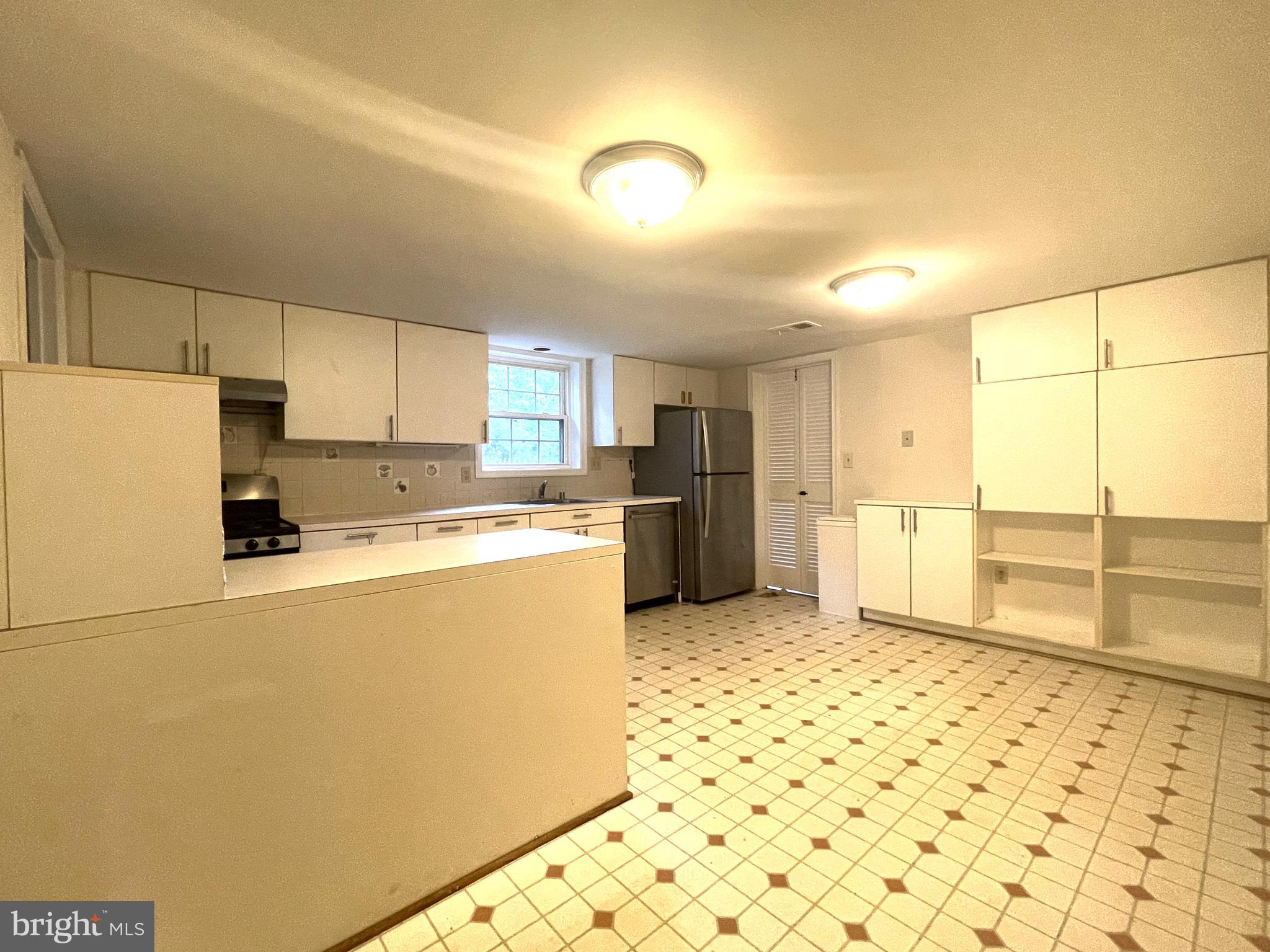 WOODACRES - Residential Lease