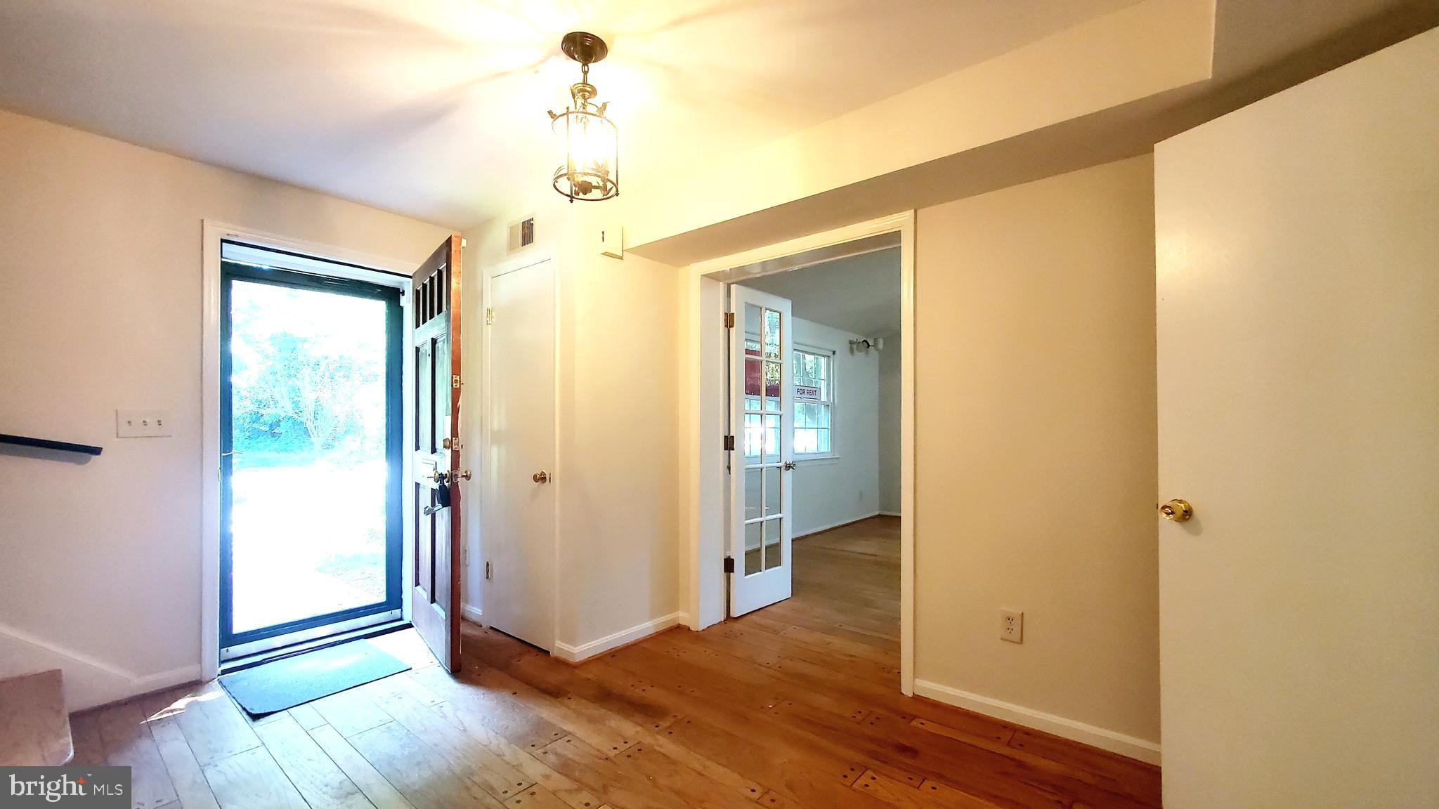 WOODACRES - Residential Lease