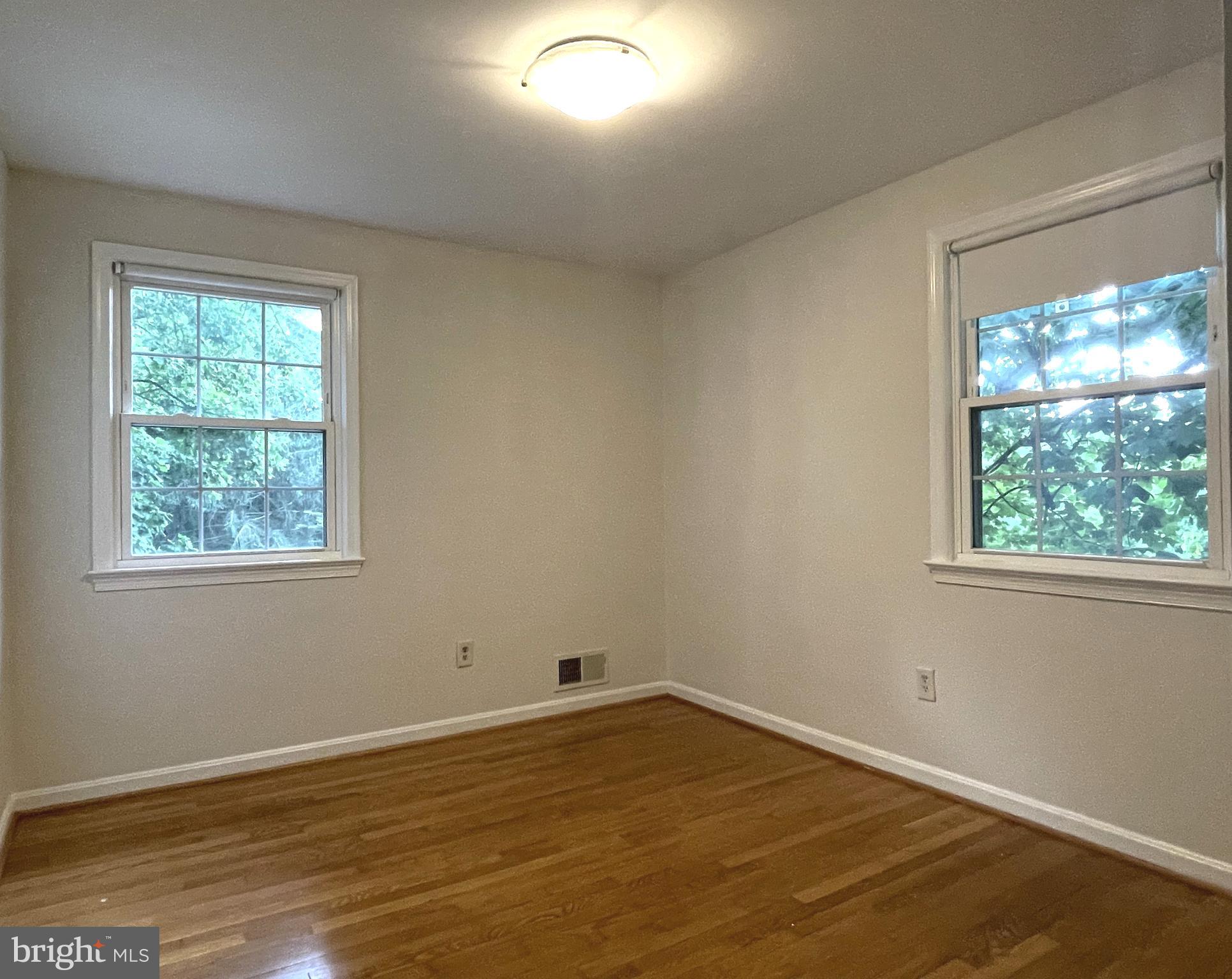 WOODACRES - Residential Lease