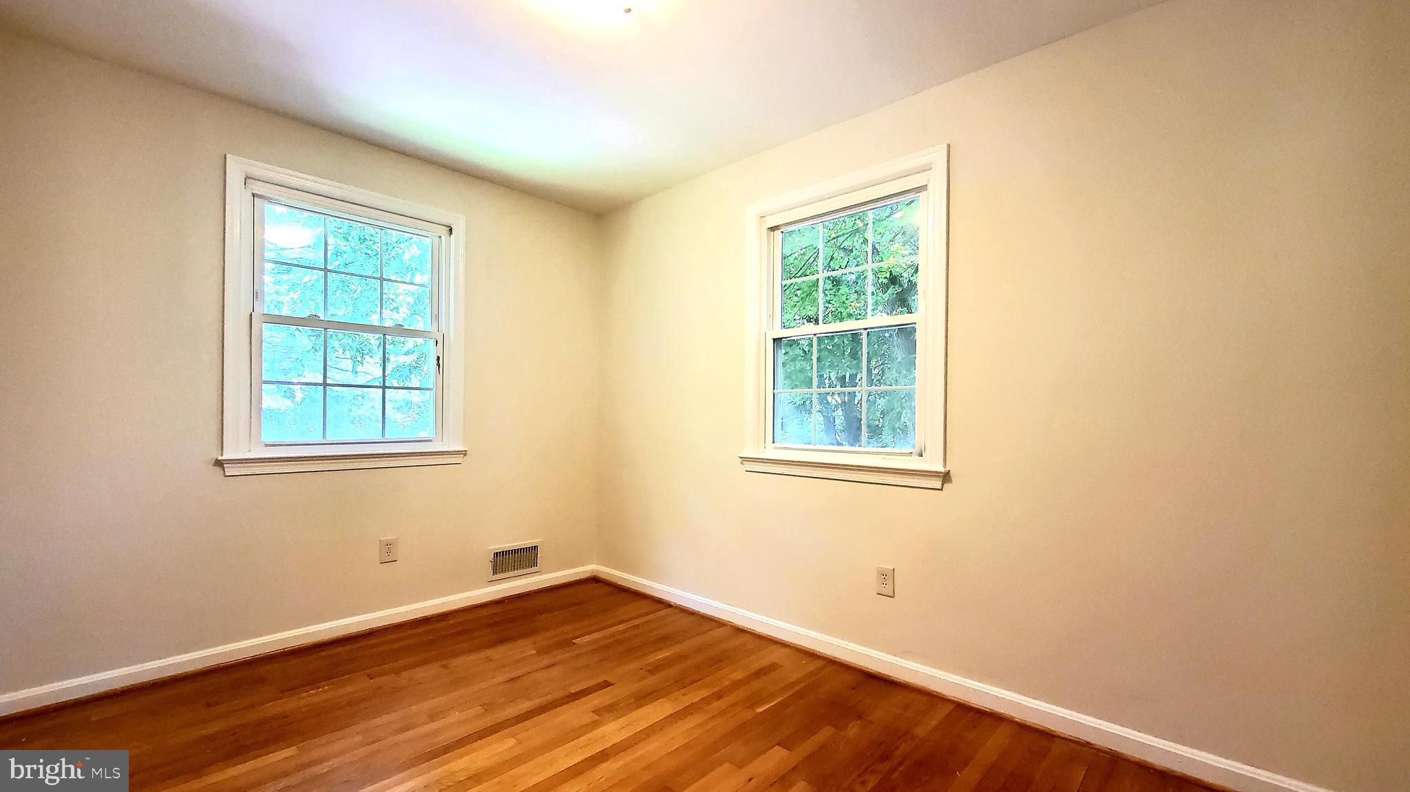 WOODACRES - Residential Lease