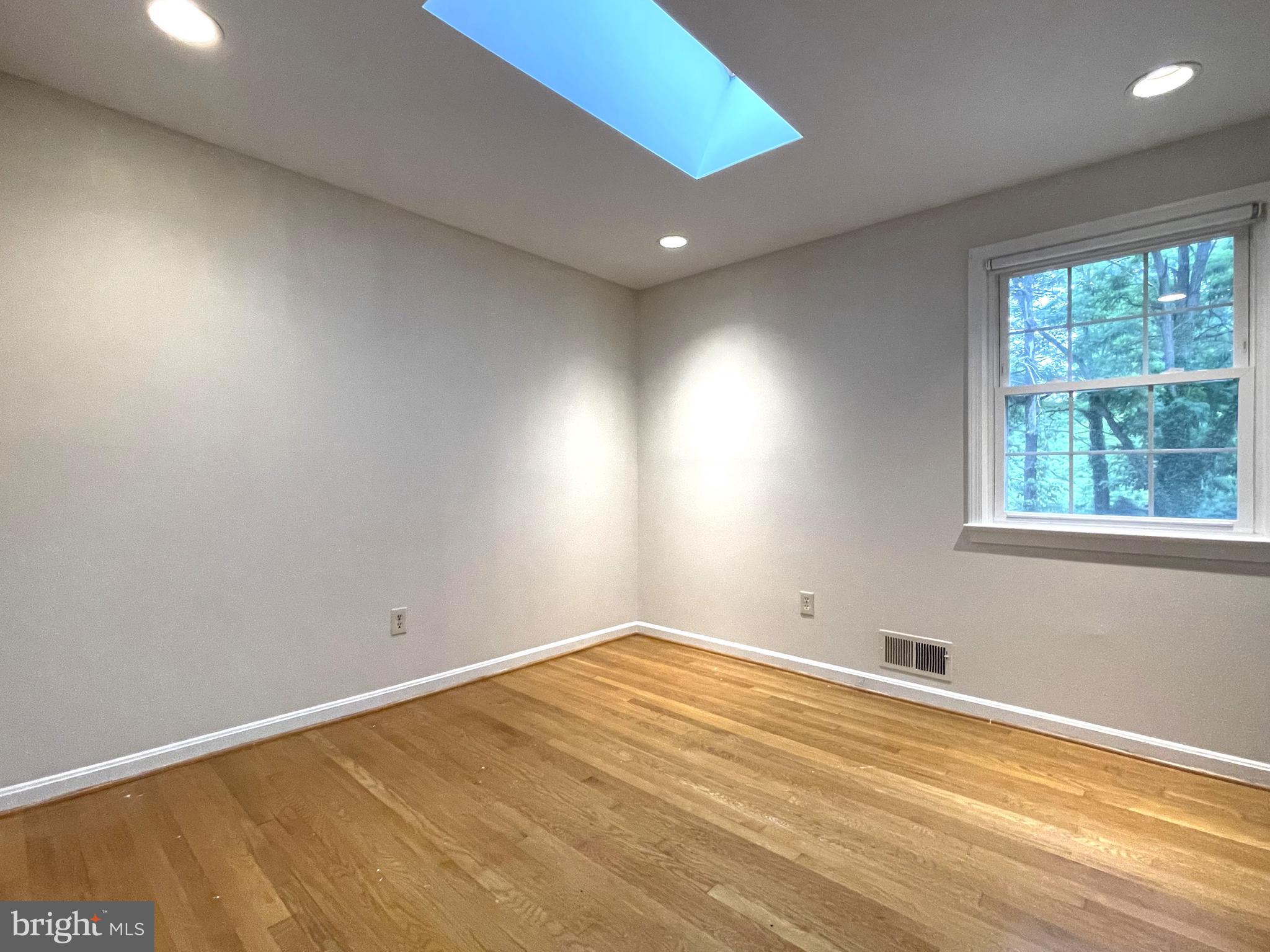 WOODACRES - Residential Lease