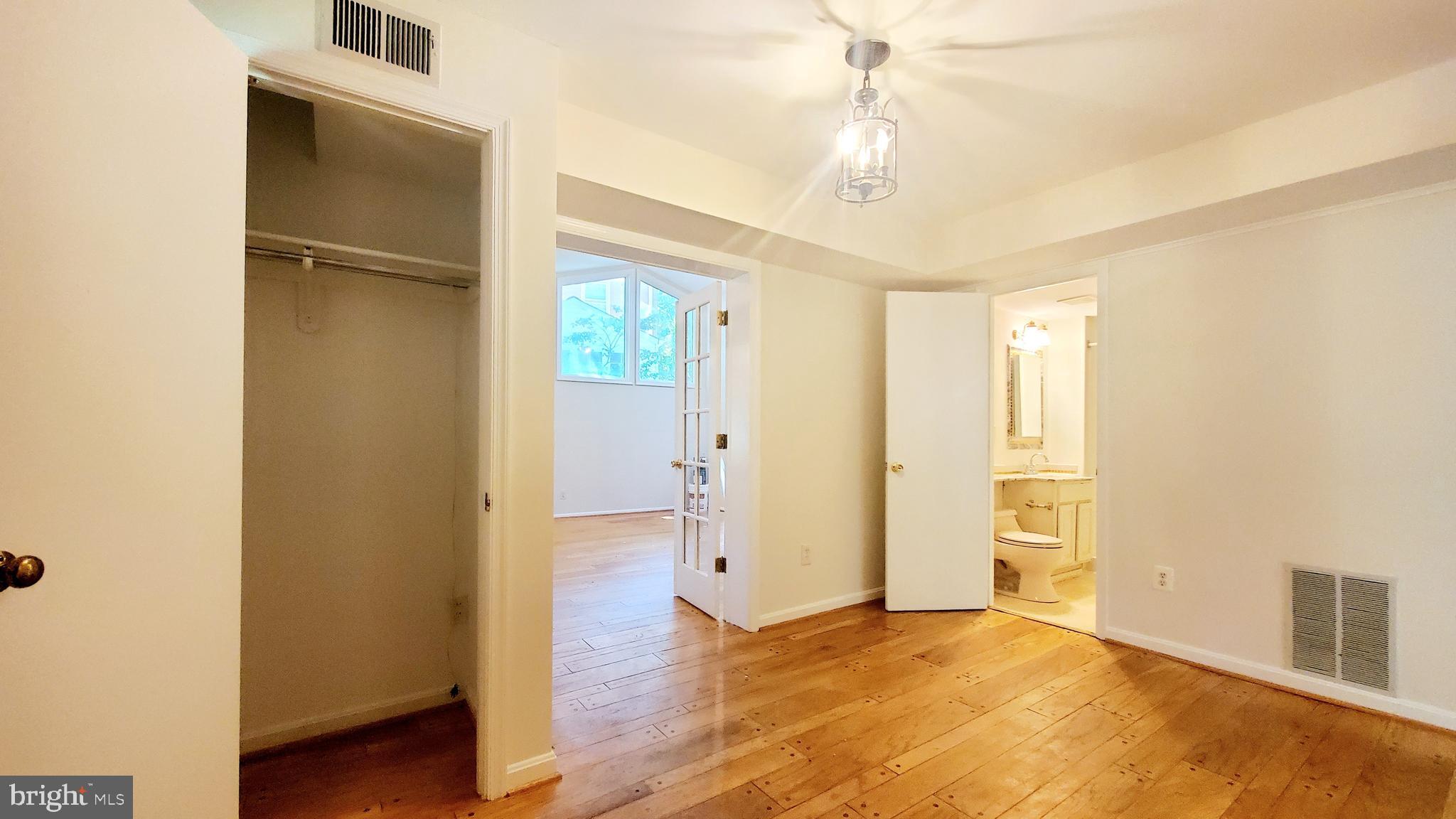 WOODACRES - Residential Lease