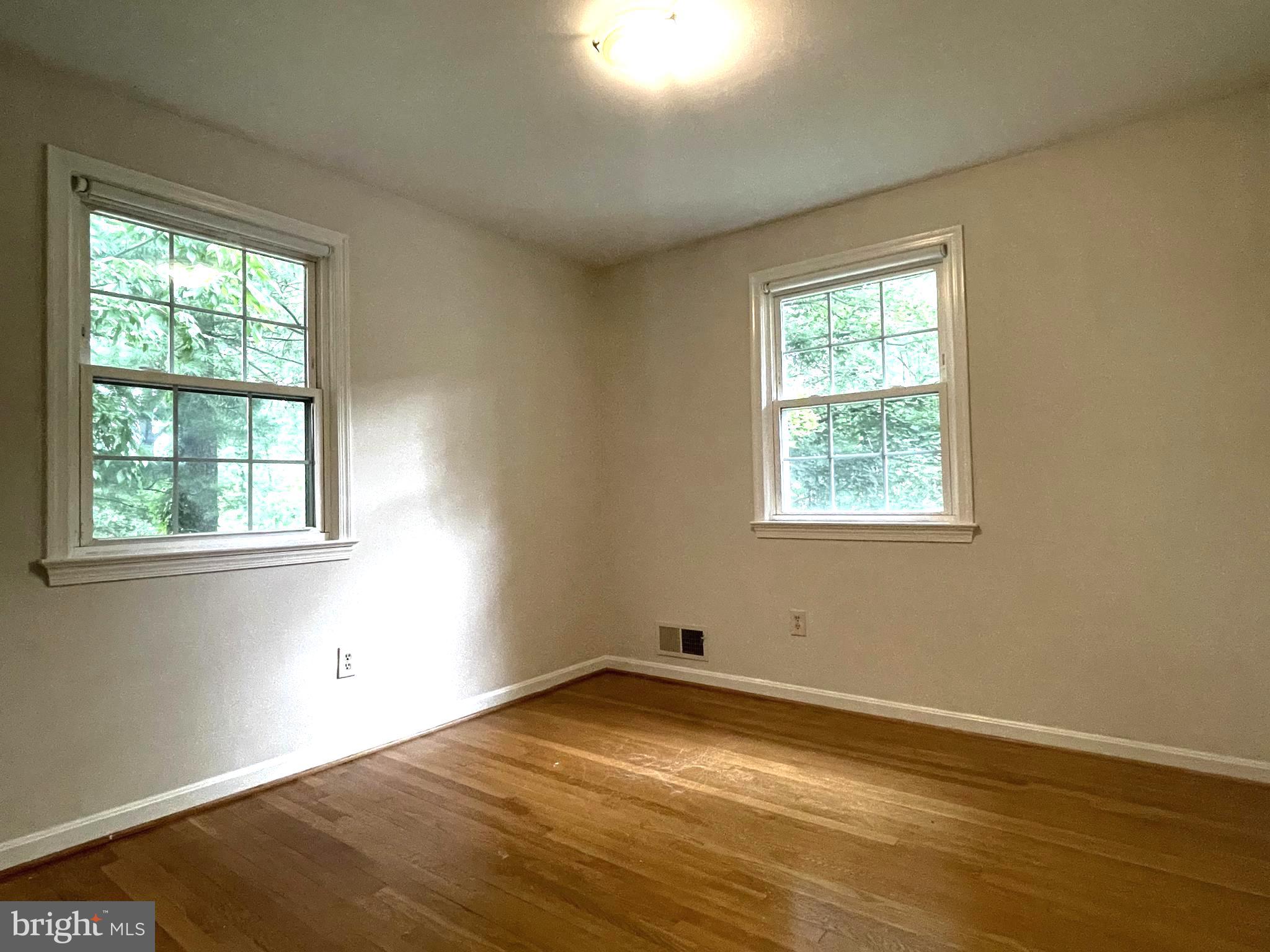 WOODACRES - Residential Lease