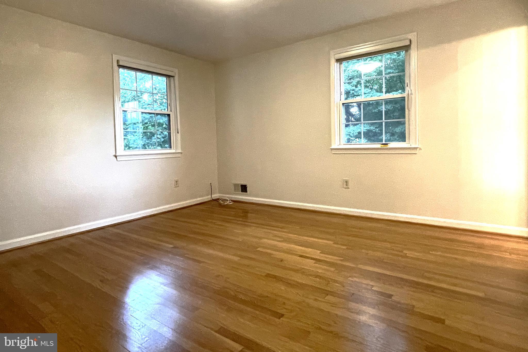 WOODACRES - Residential Lease