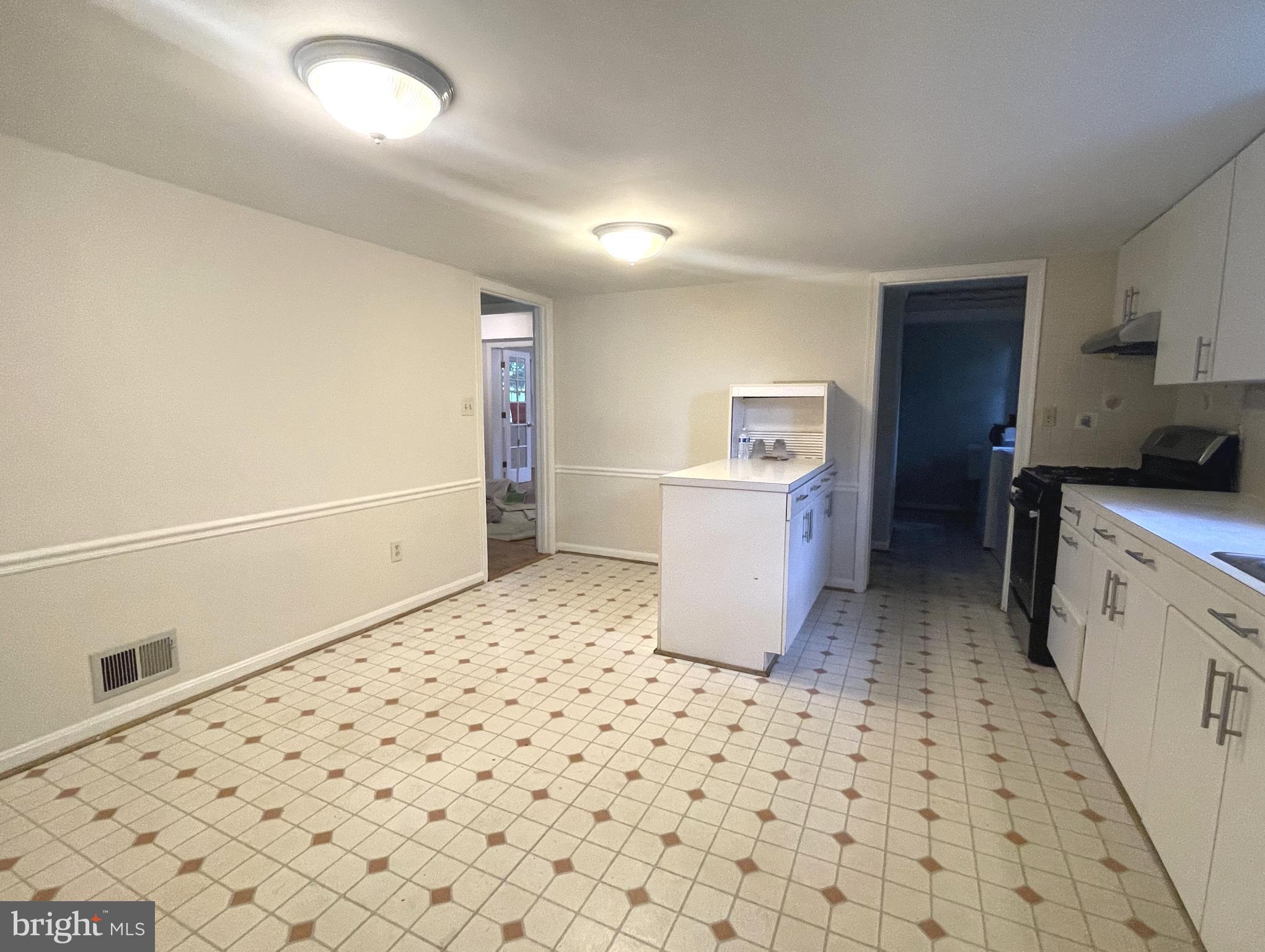 WOODACRES - Residential Lease