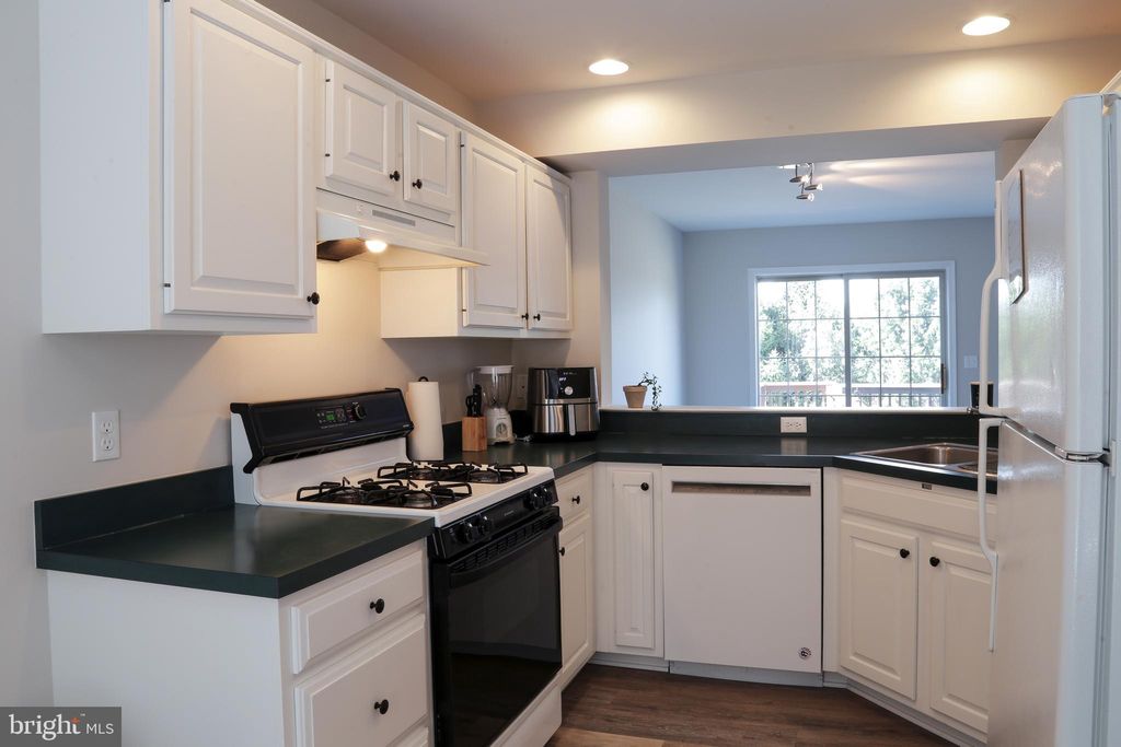 Photo of 424 Cobblestone Lane, LANCASTER, PA 17601 (MLS # PALA2065938)