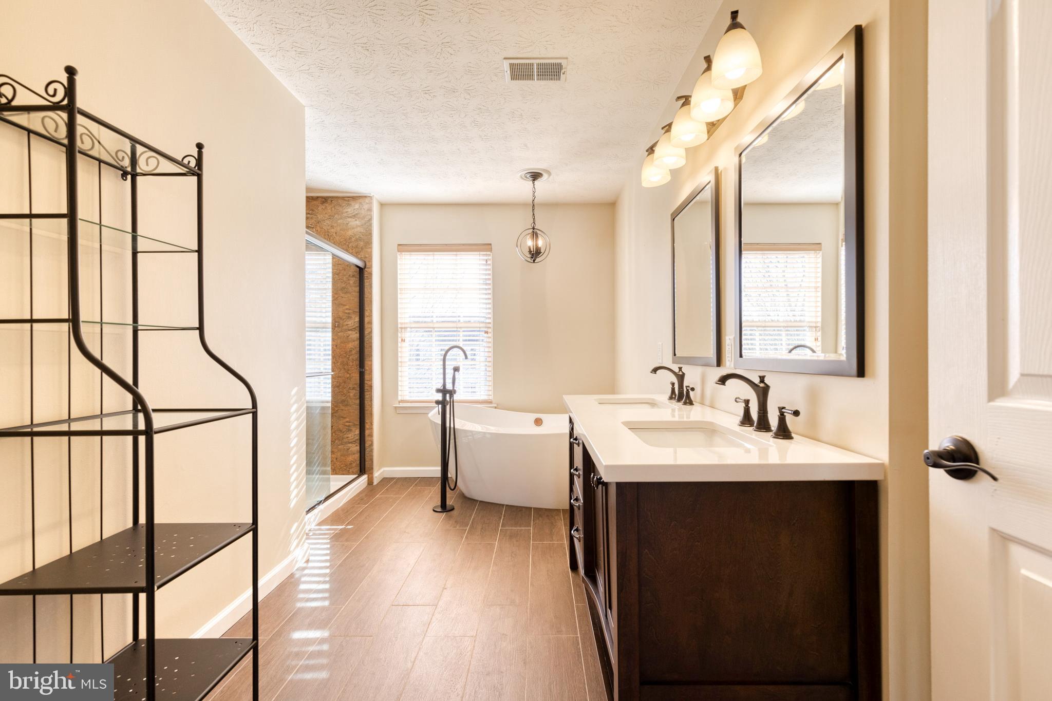 FOX CHASE - Residential