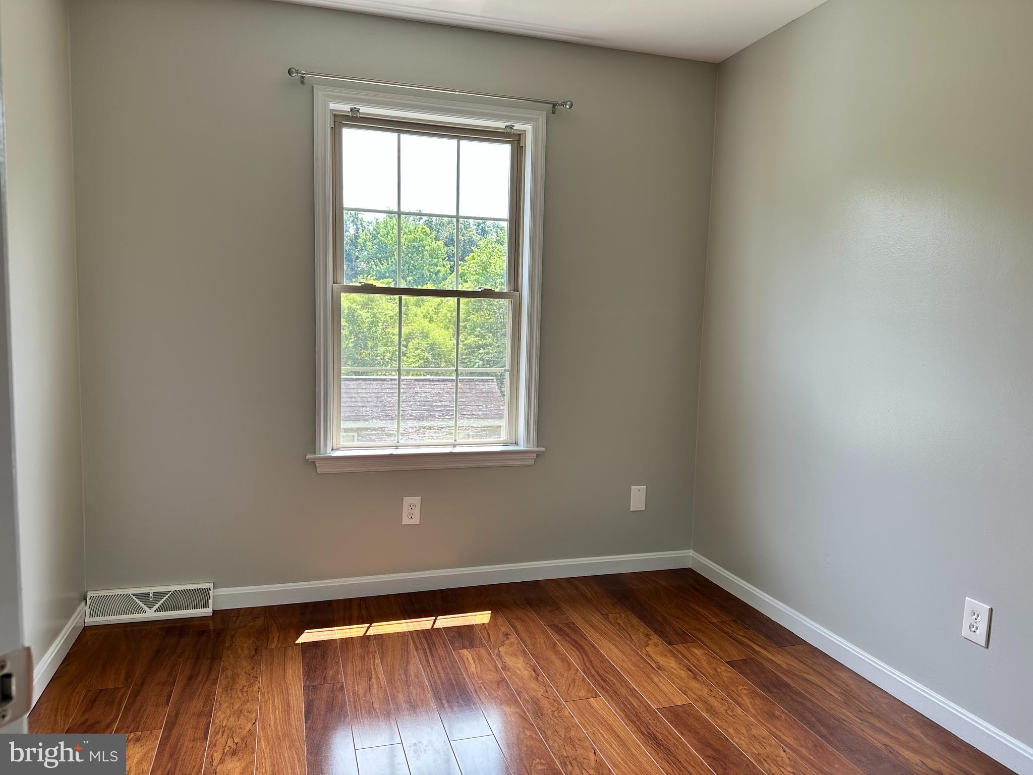 NORTHBROOKE TOWNHOME - Residential Lease