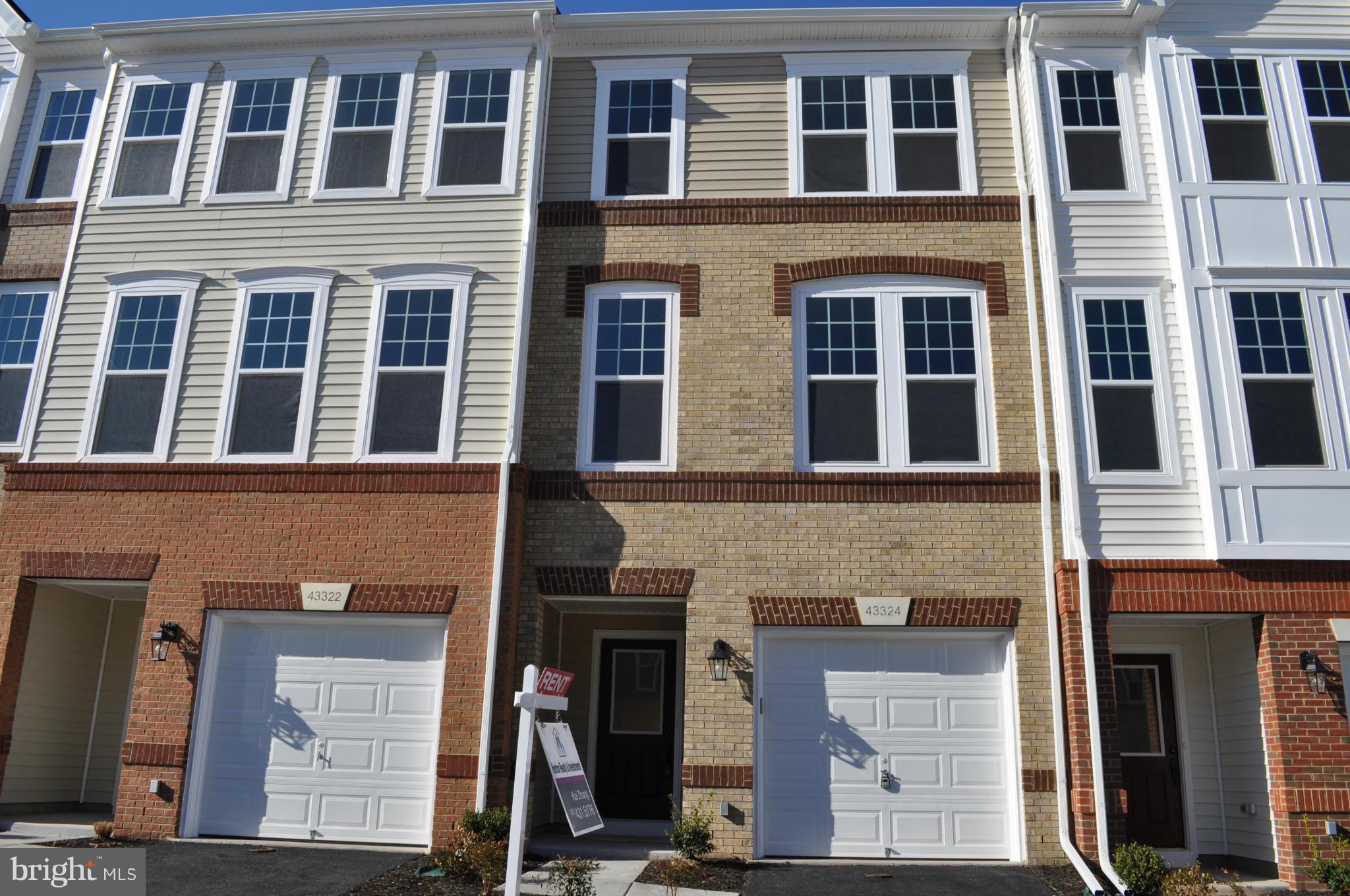 SIGNATURE AT BROADLANDS - Residential Lease