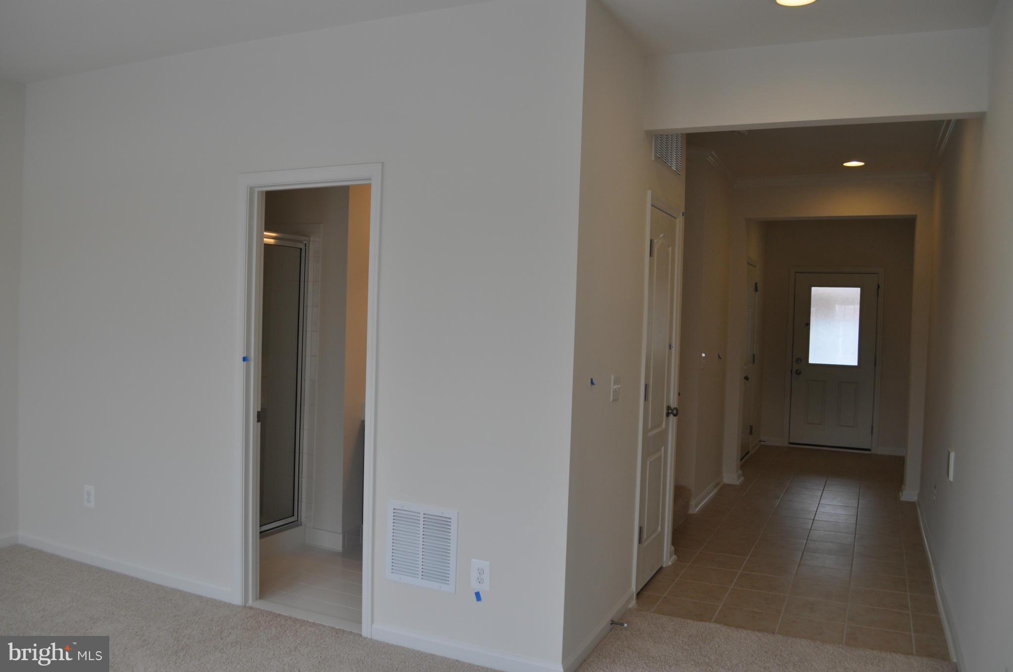 SIGNATURE AT BROADLANDS - Residential Lease